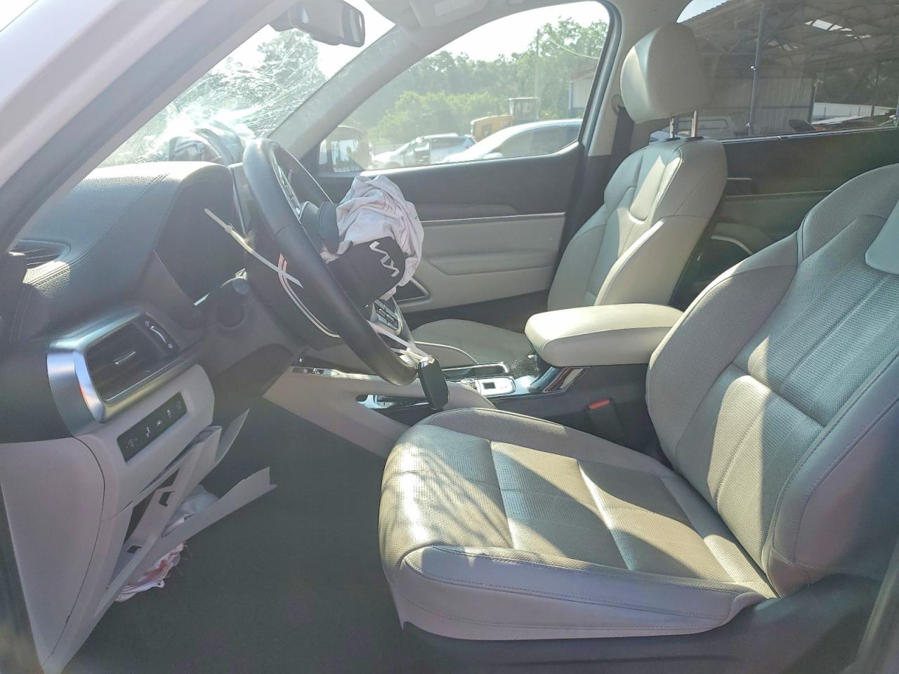 2022 Kia Telluride Ex White vin: 5XYP34HC6NG208414