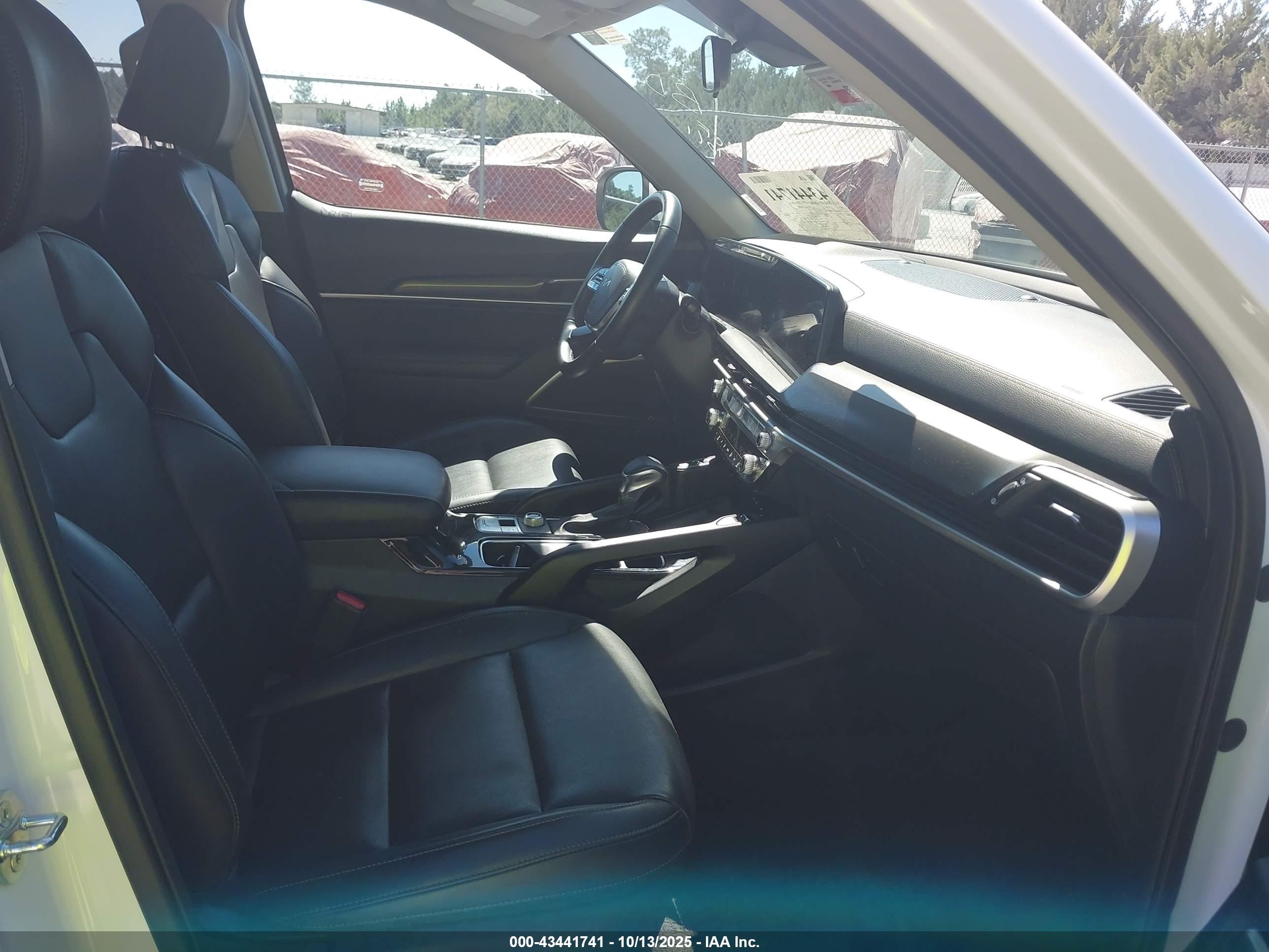 2025 Kia Telluride S Белый vin: 5XYP64GC0SG568976