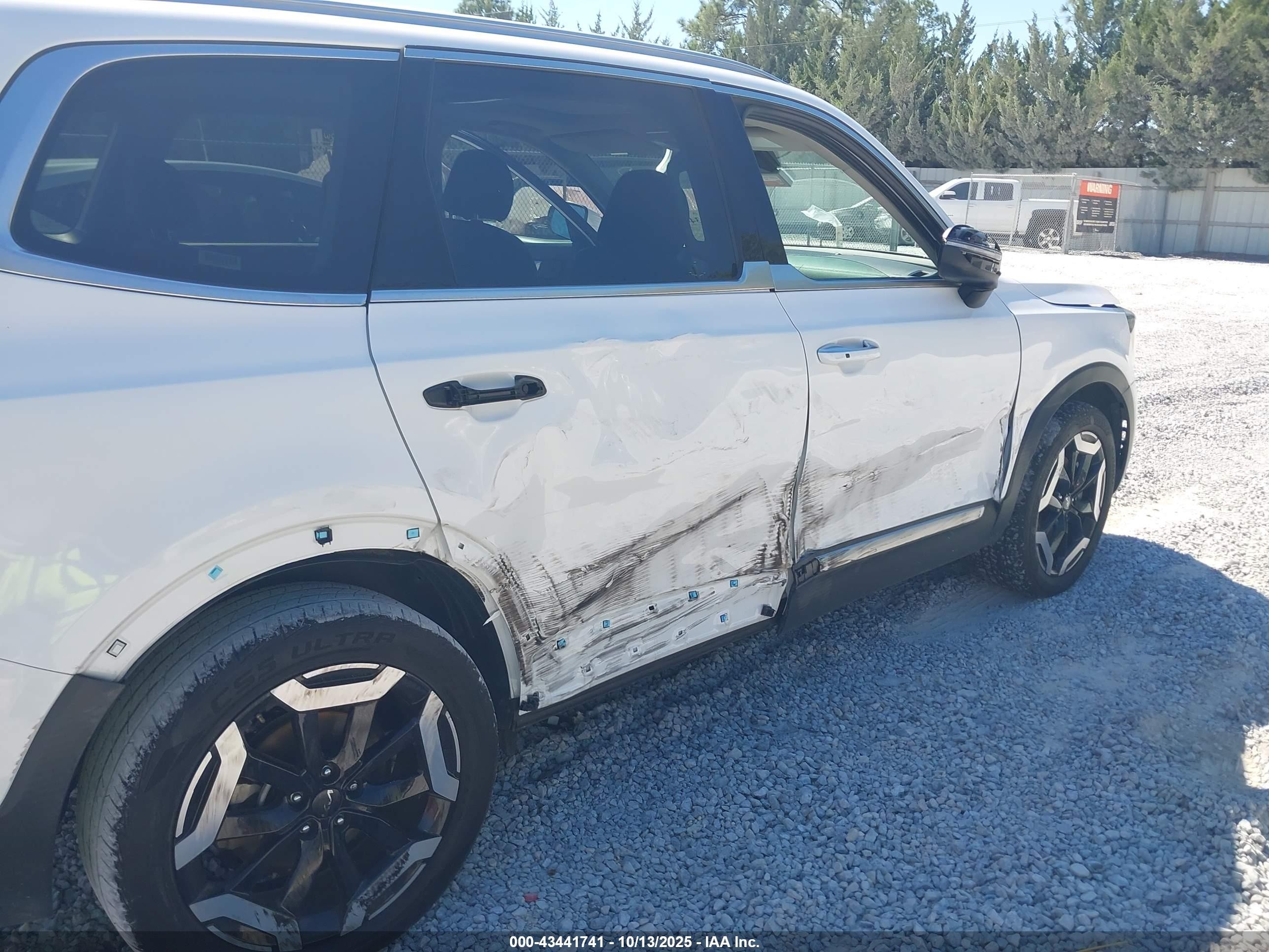 2025 Kia Telluride S Белый vin: 5XYP64GC0SG568976