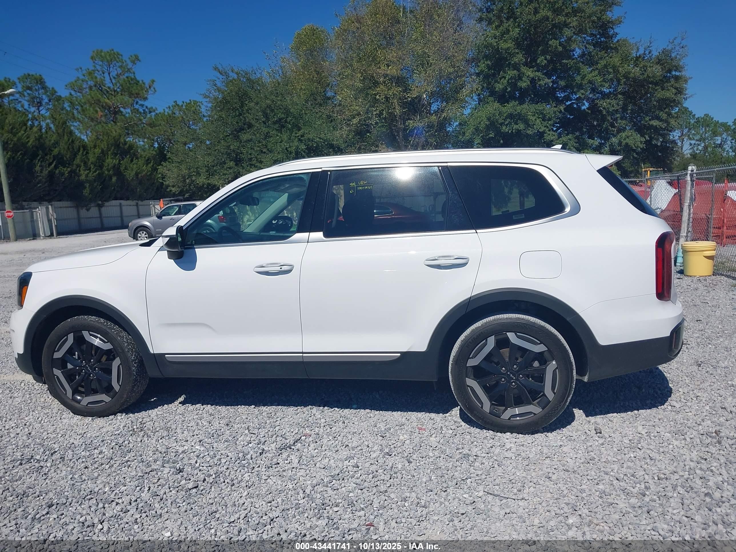 2025 Kia Telluride S Белый vin: 5XYP64GC0SG568976