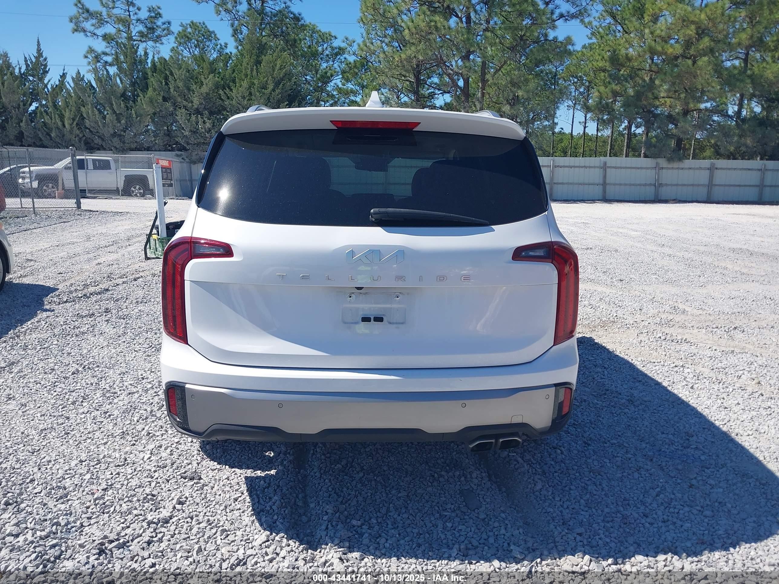 2025 Kia Telluride S Белый vin: 5XYP64GC0SG568976