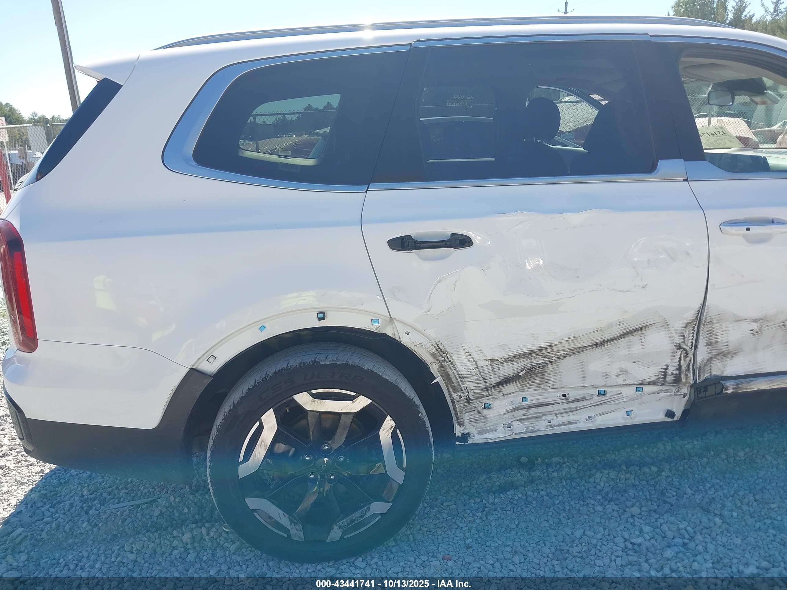2025 Kia Telluride S Белый vin: 5XYP64GC0SG568976