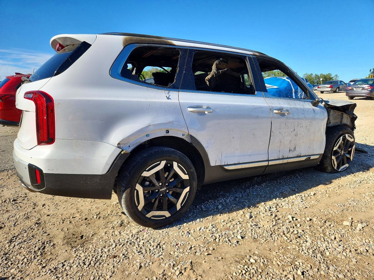 2024 Kia Telluride S White vin: 5XYP64GCXRG532383