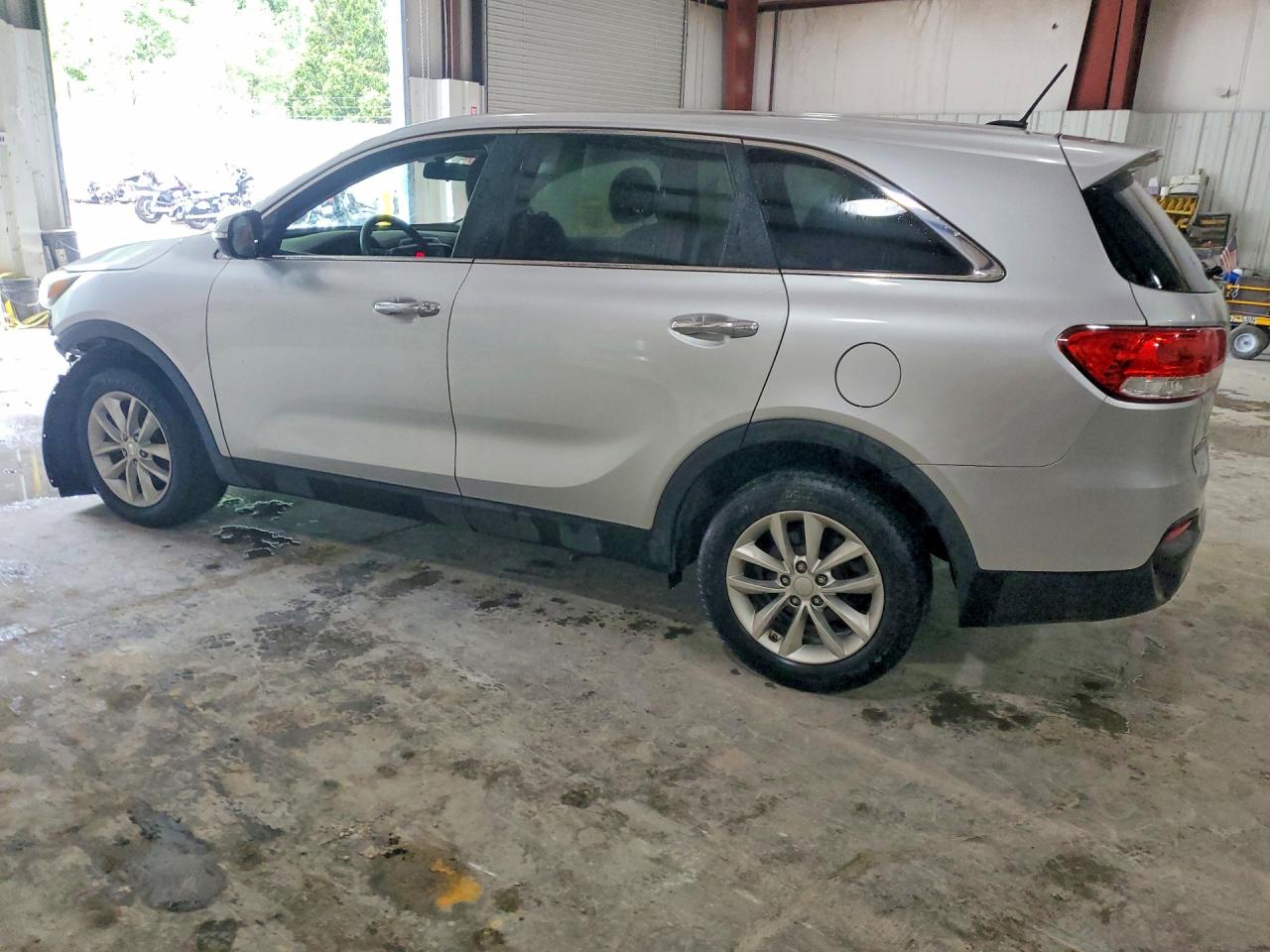 2017 Kia Sorento L Серебряный vin: 5XYPG4A30HG249110