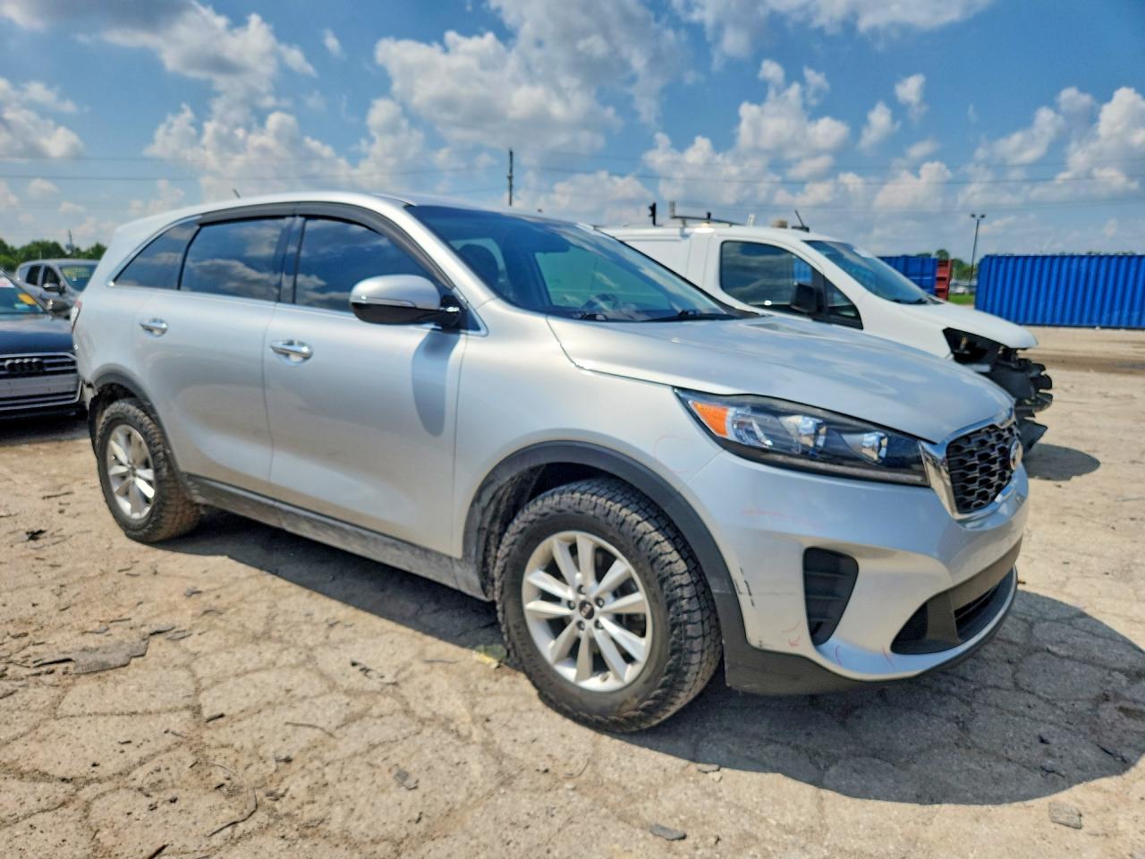 2019 Kia Sorento L Серебряный vin: 5XYPG4A30KG582818