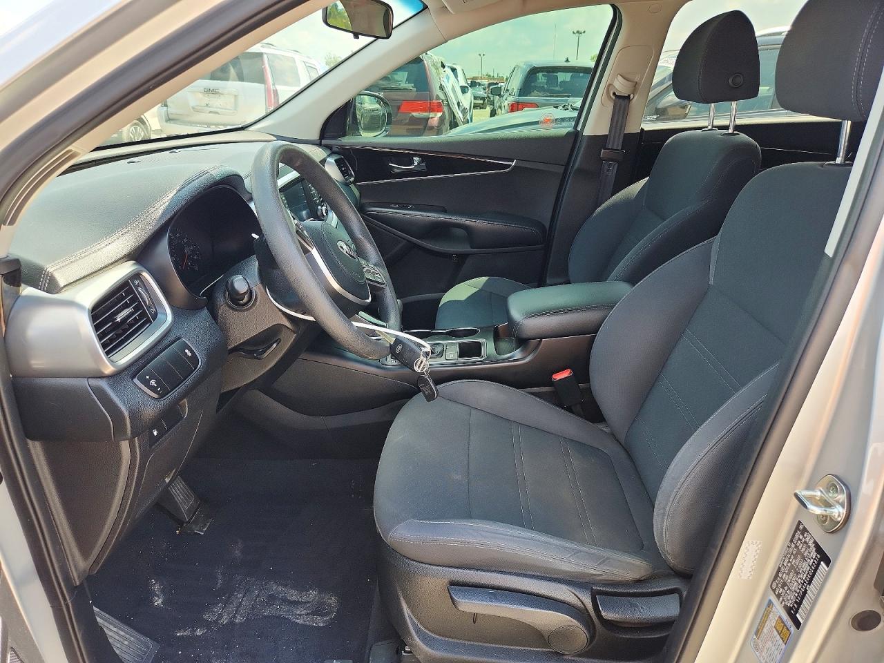 2019 Kia Sorento L Серебряный vin: 5XYPG4A30KG582818