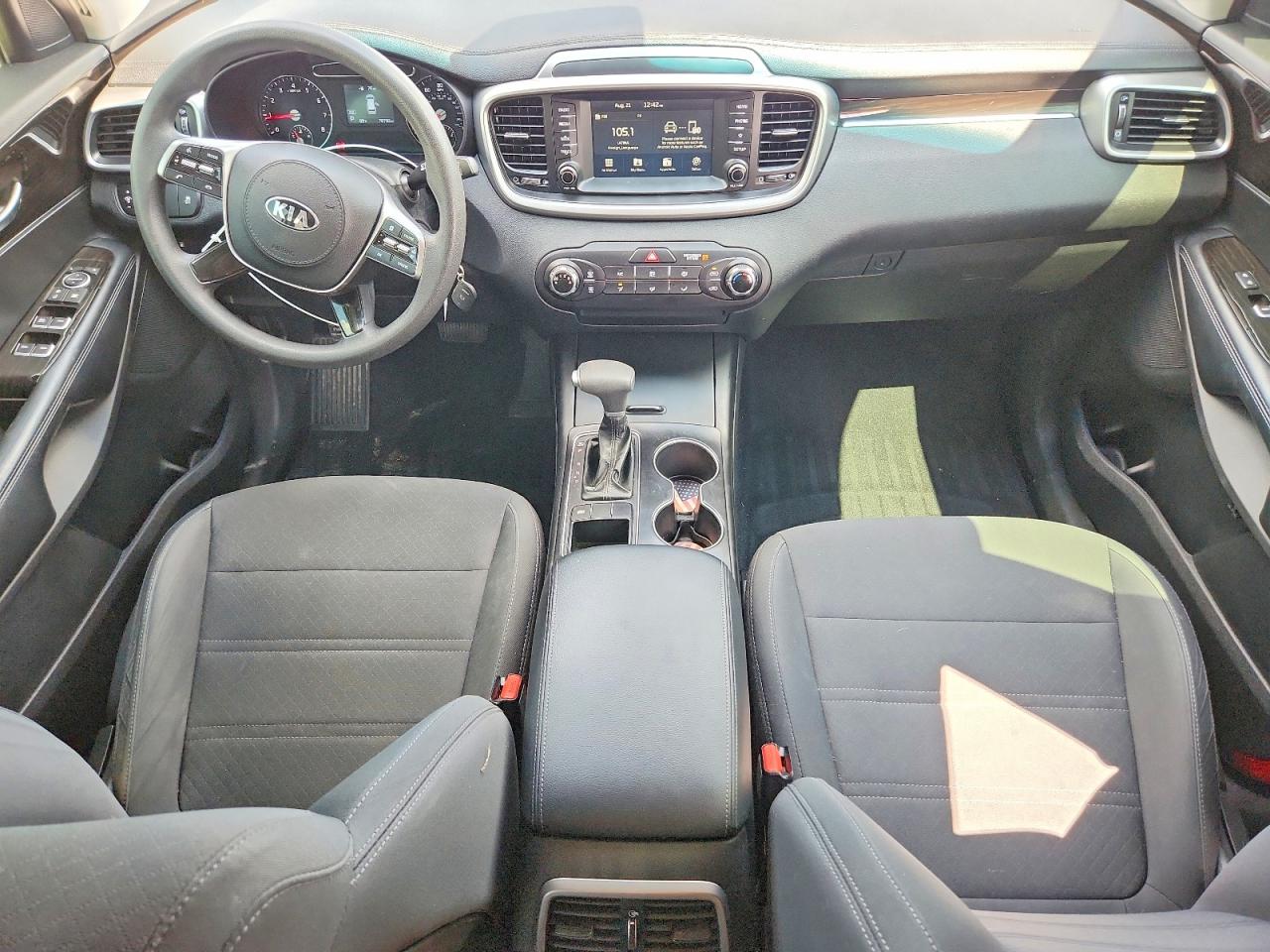 2019 Kia Sorento L Серебряный vin: 5XYPG4A30KG582818