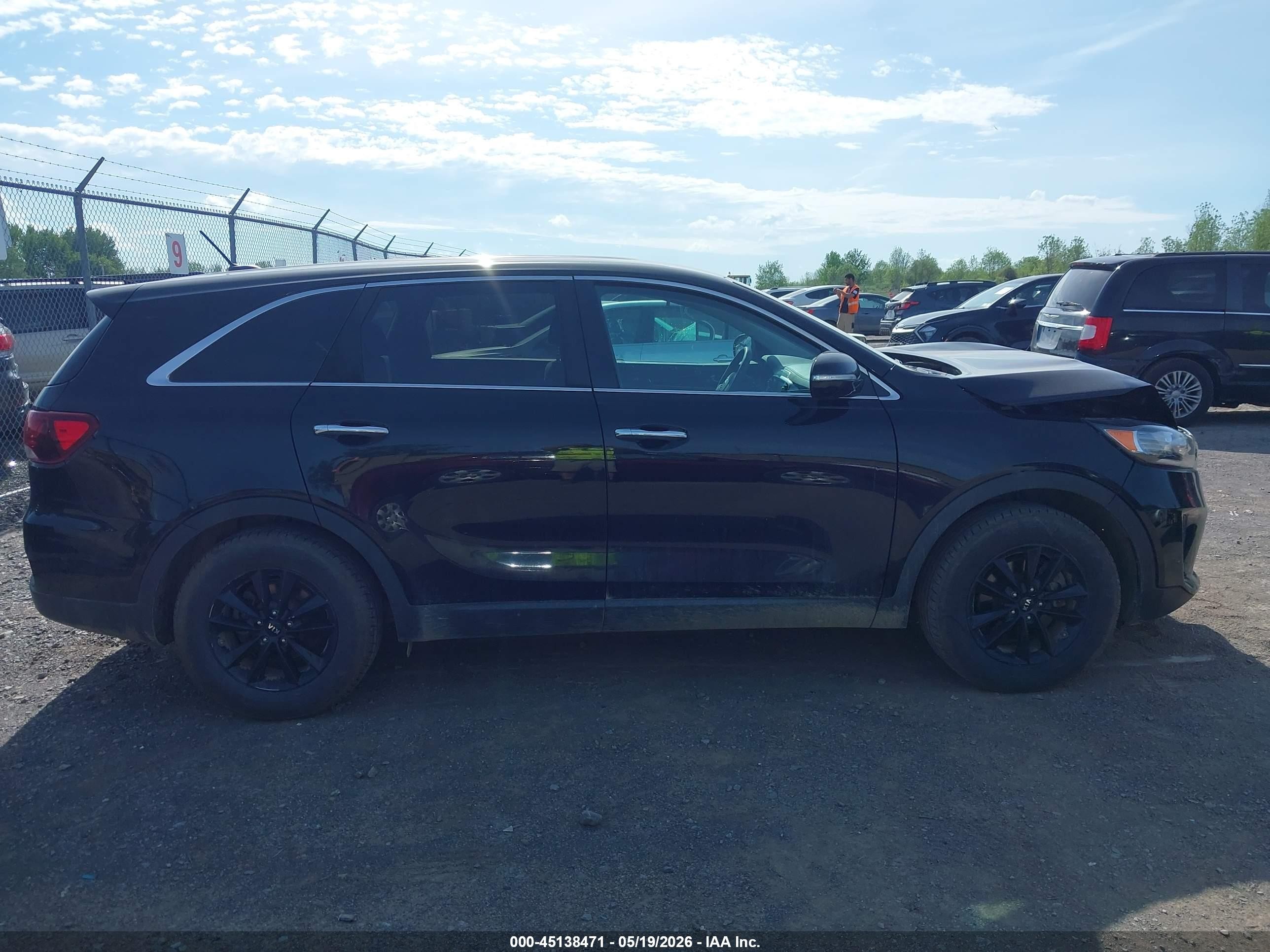 2020 Kia Sorento 2.4l L Черный vin: 5XYPG4A30LG657051