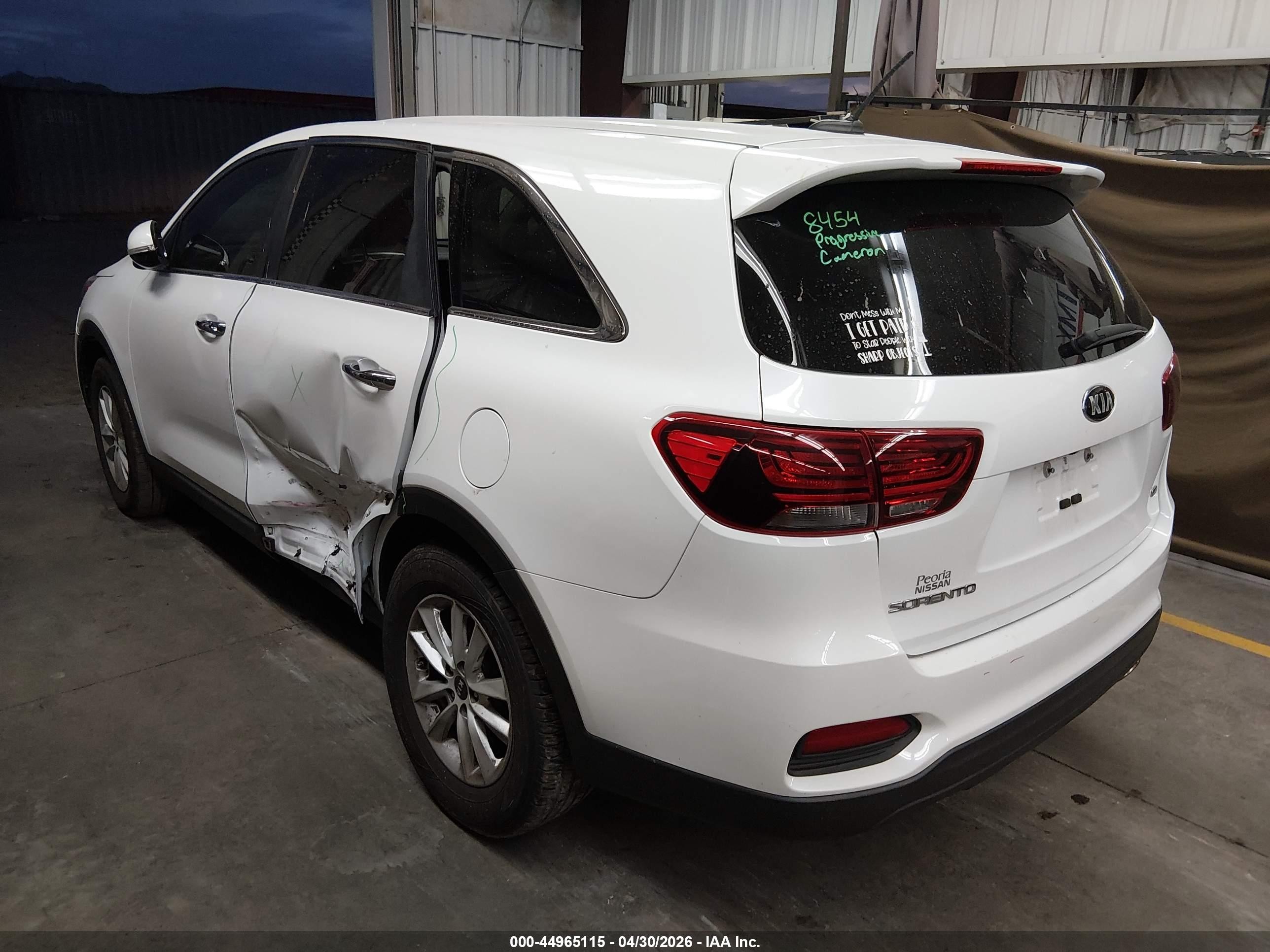 2019 Kia Sorento 2.4l L White vin: 5XYPG4A32KG611767