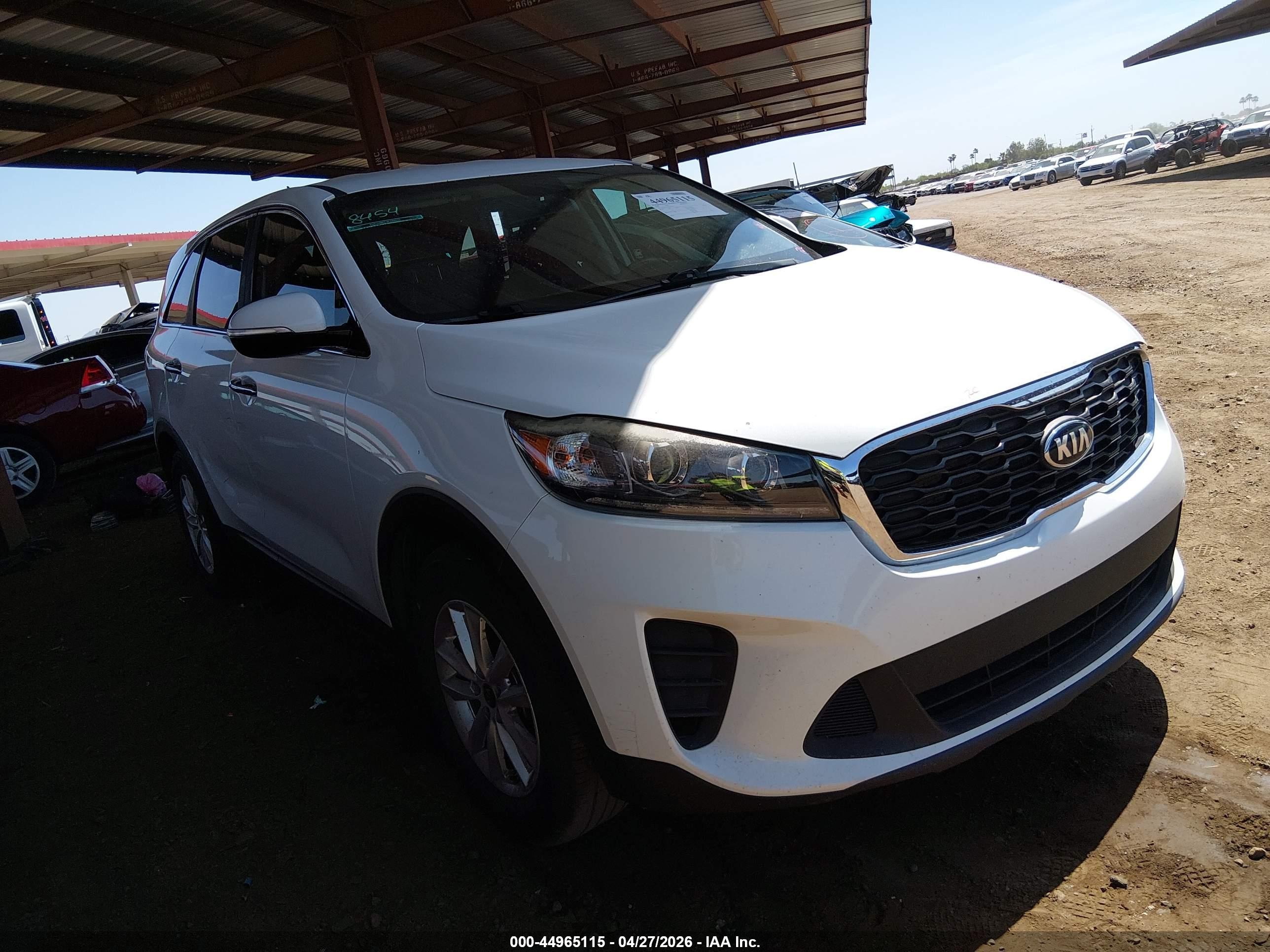 2019 Kia Sorento 2.4l L White vin: 5XYPG4A32KG611767