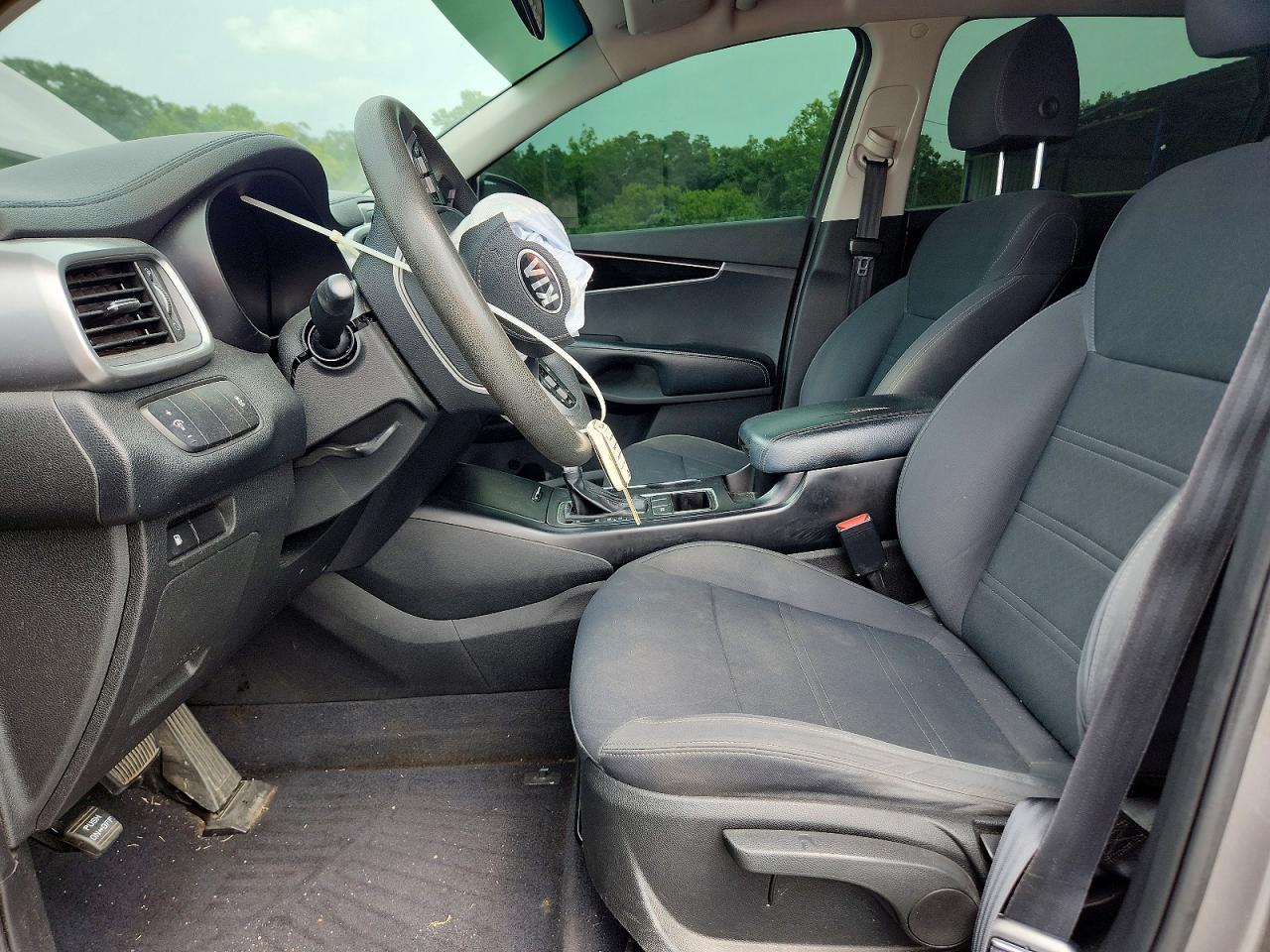 2019 Kia Sorento L Gray vin: 5XYPG4A33KG477075