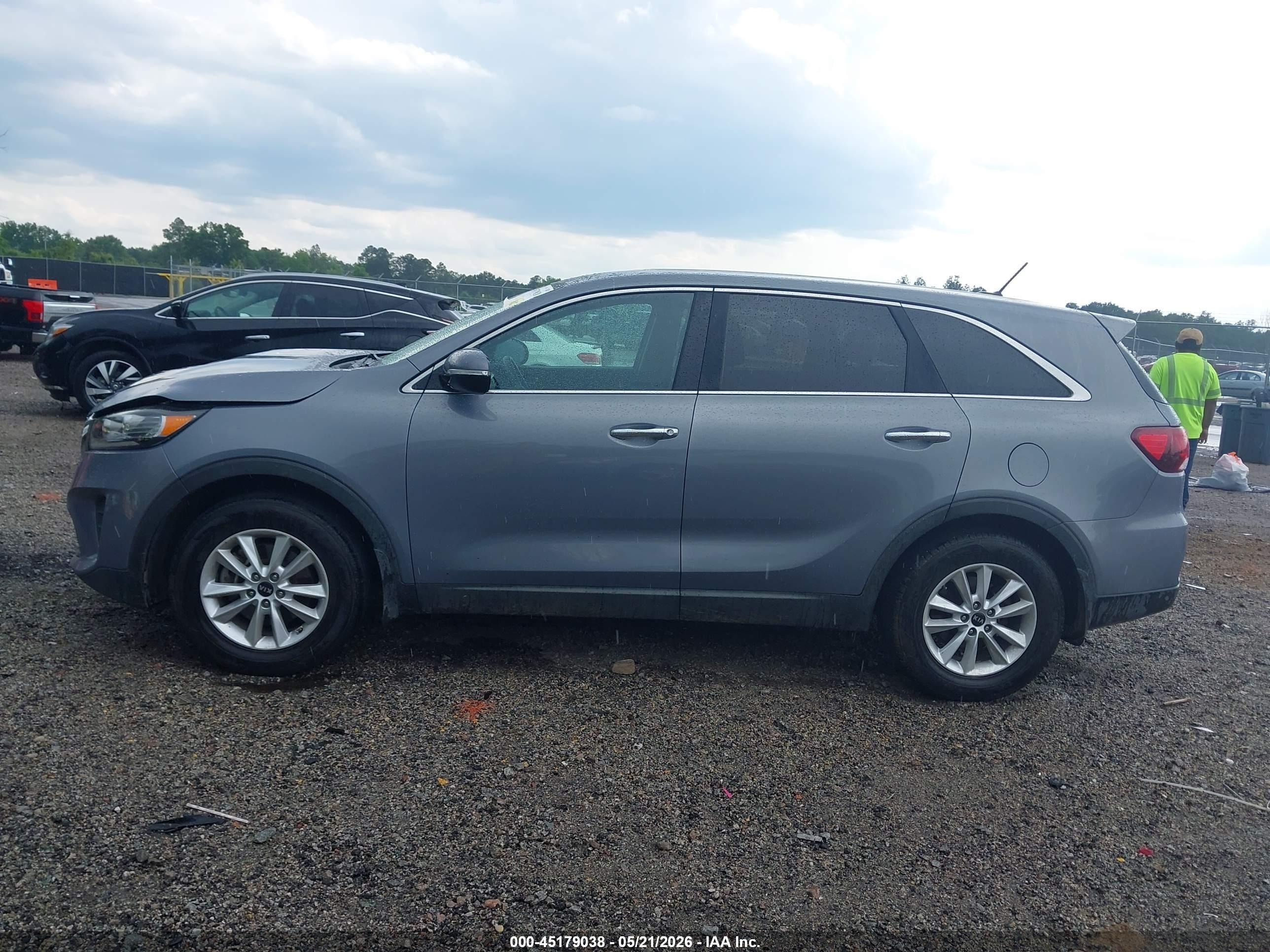 2019 Kia Sorento 2.4l L Серый vin: 5XYPG4A33KG604245