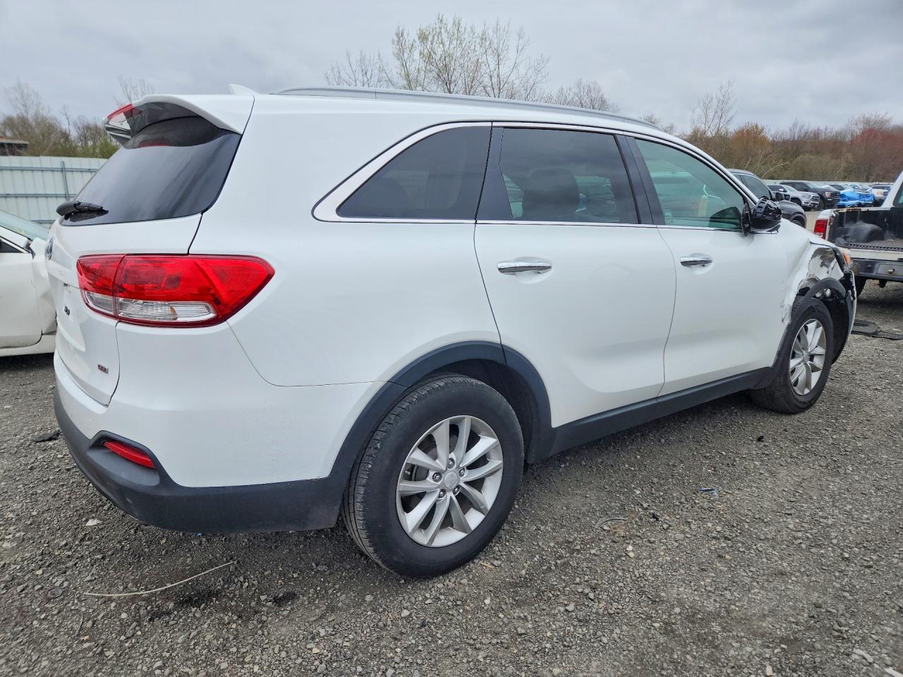2016 Kia Sorento Lx White vin: 5XYPG4A34GG035753