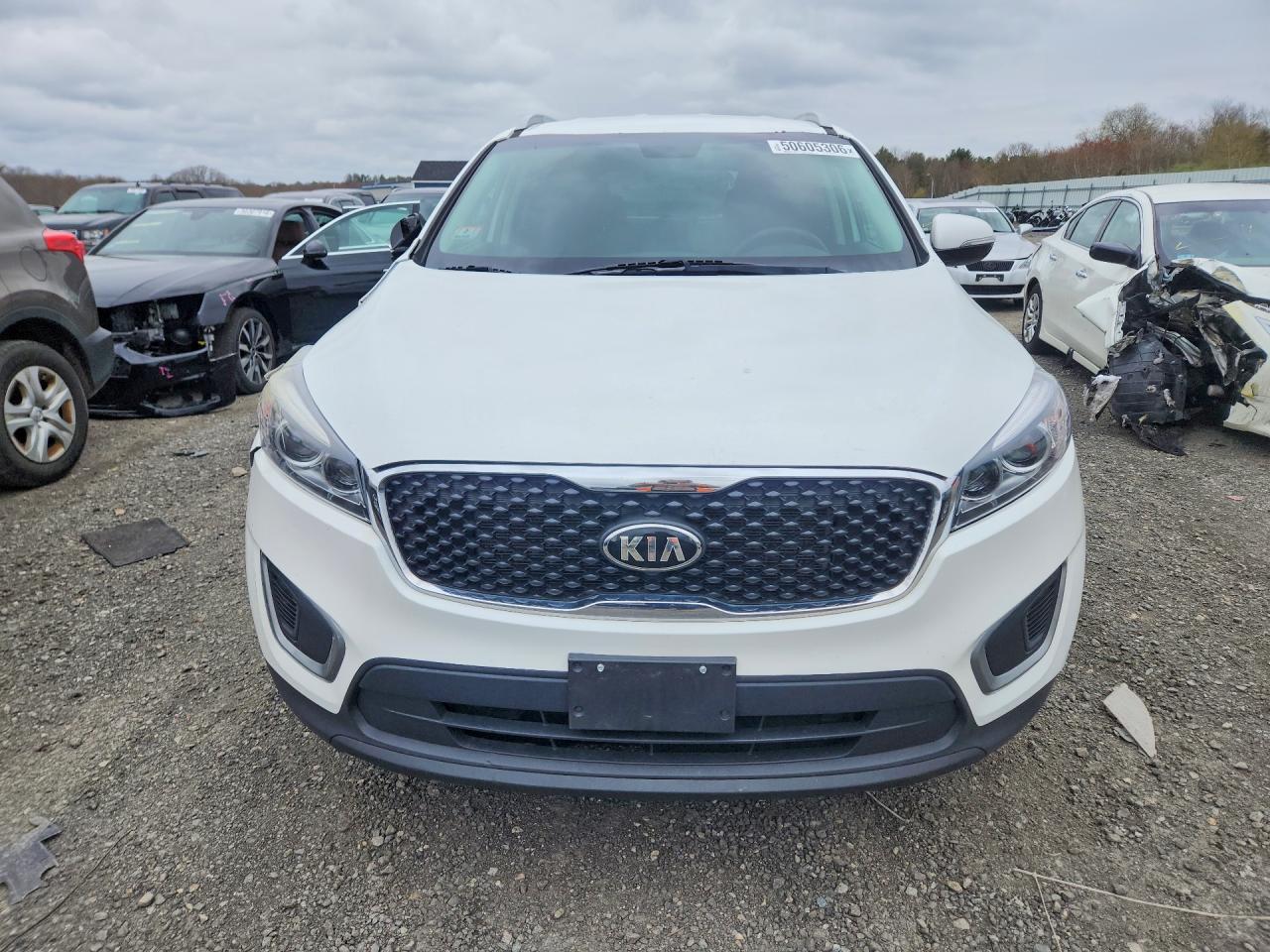 2016 Kia Sorento Lx White vin: 5XYPG4A34GG035753