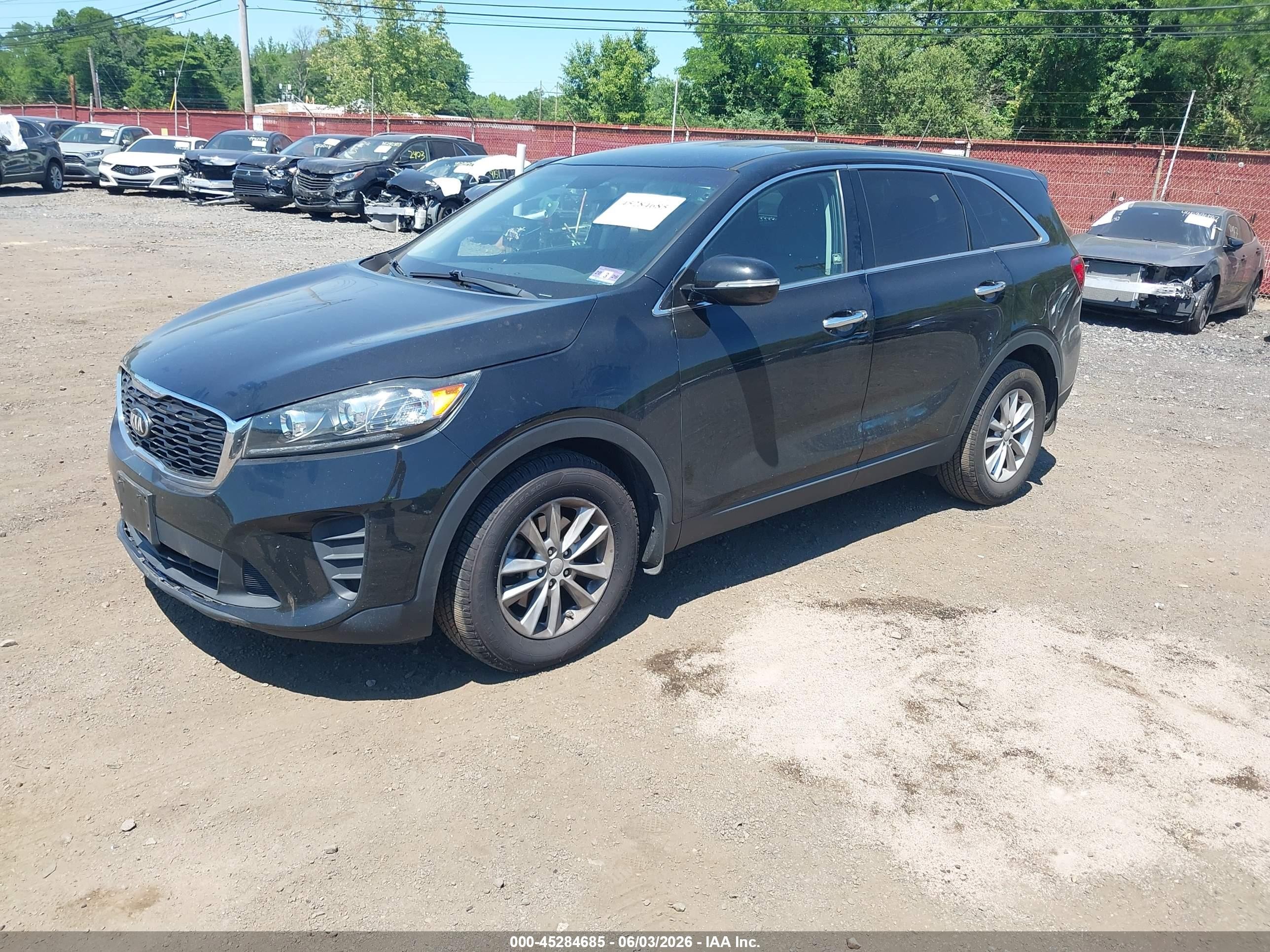 2019 Kia Sorento 2.4l L Black vin: 5XYPG4A35KG583950