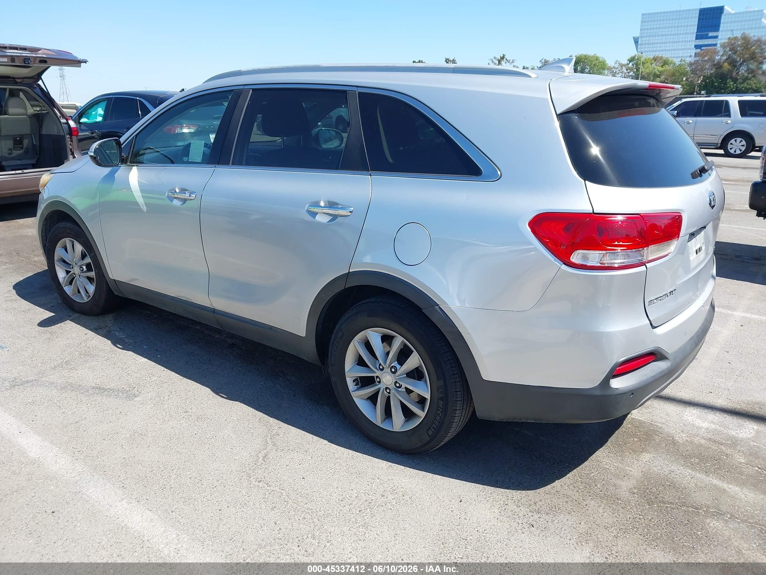 2016 Kia Sorento 2.4l Lx Silver vin: 5XYPG4A36GG034006