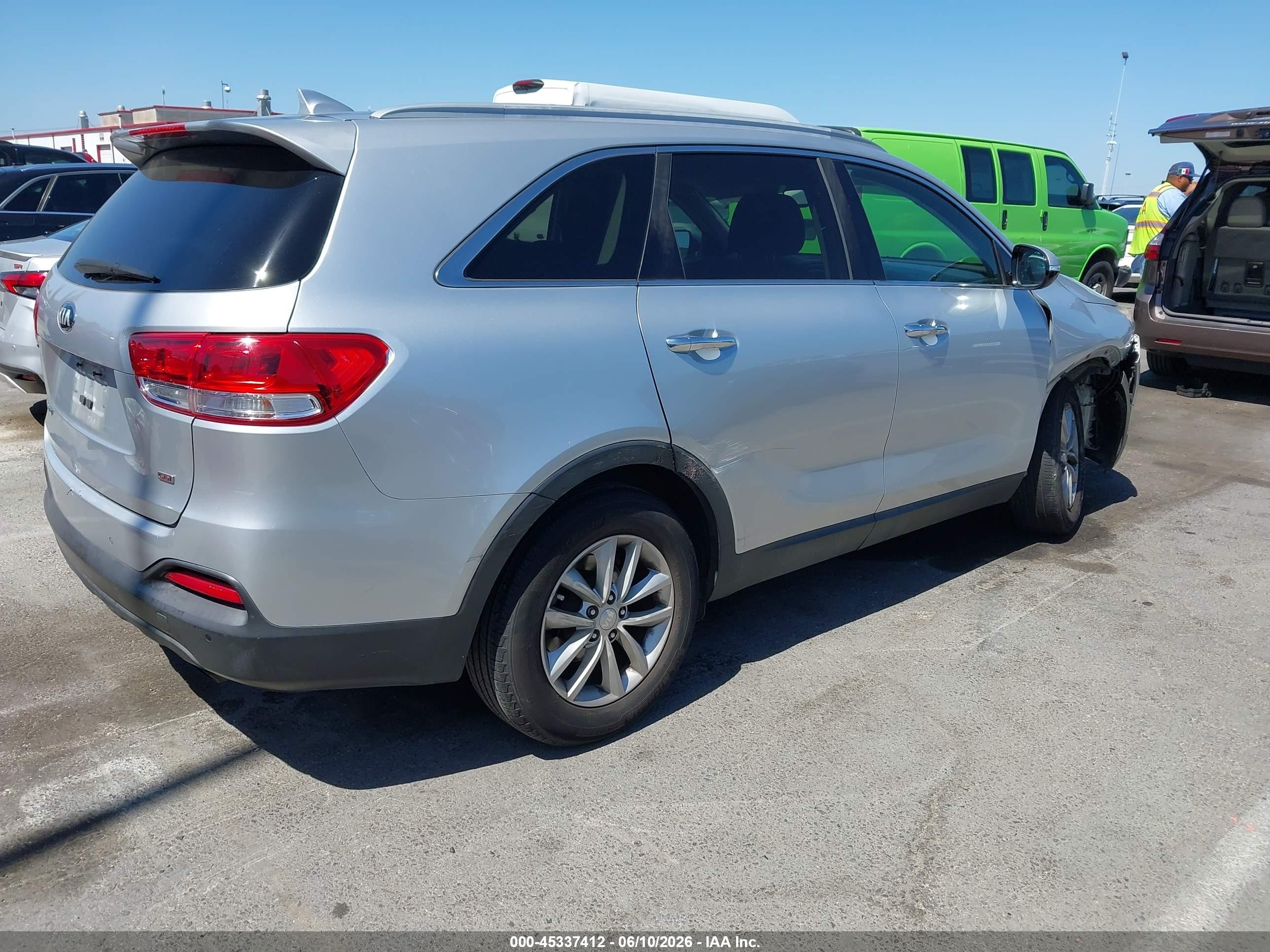 2016 Kia Sorento 2.4l Lx Silver vin: 5XYPG4A36GG034006