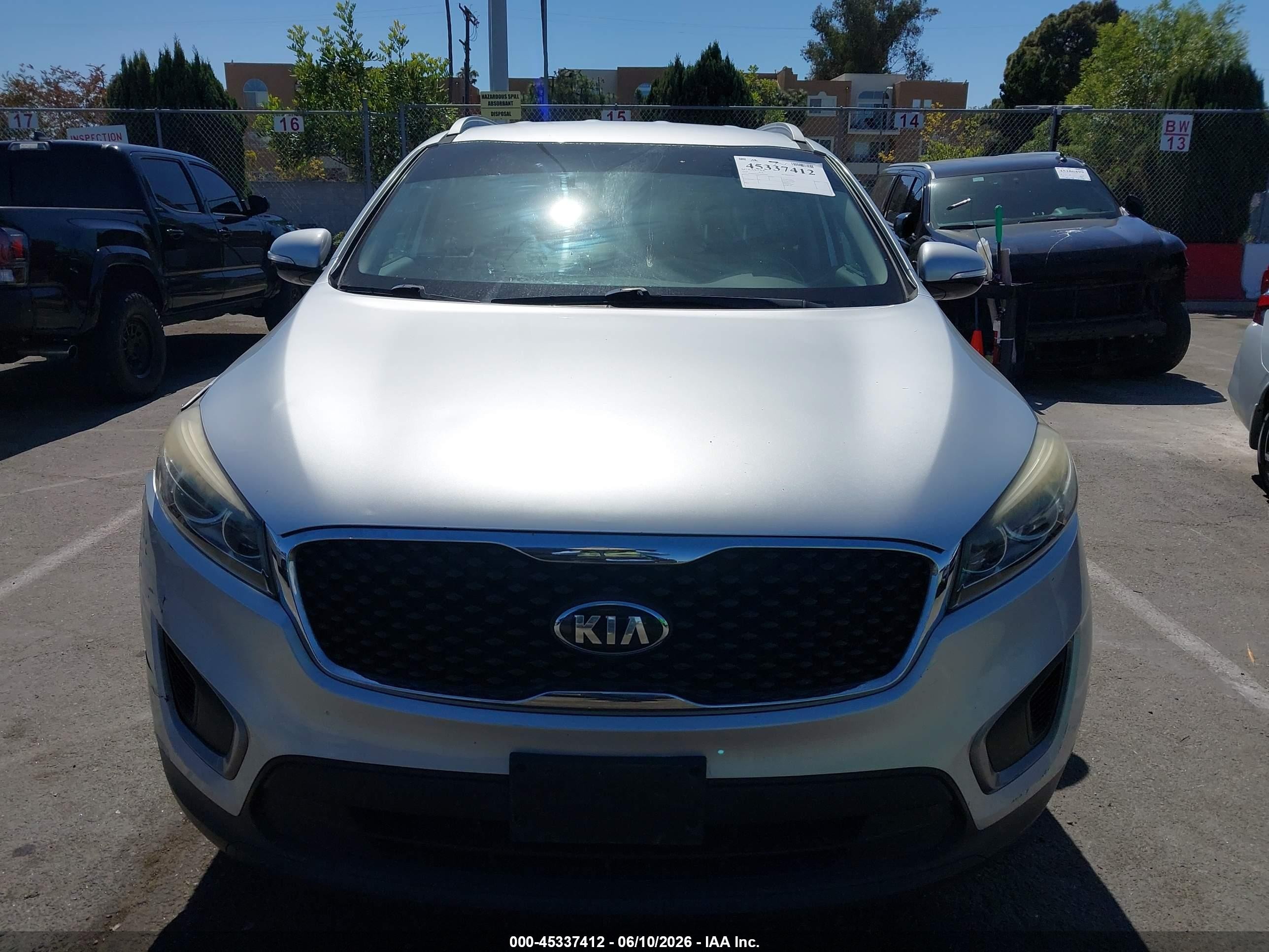 2016 Kia Sorento 2.4l Lx Silver vin: 5XYPG4A36GG034006