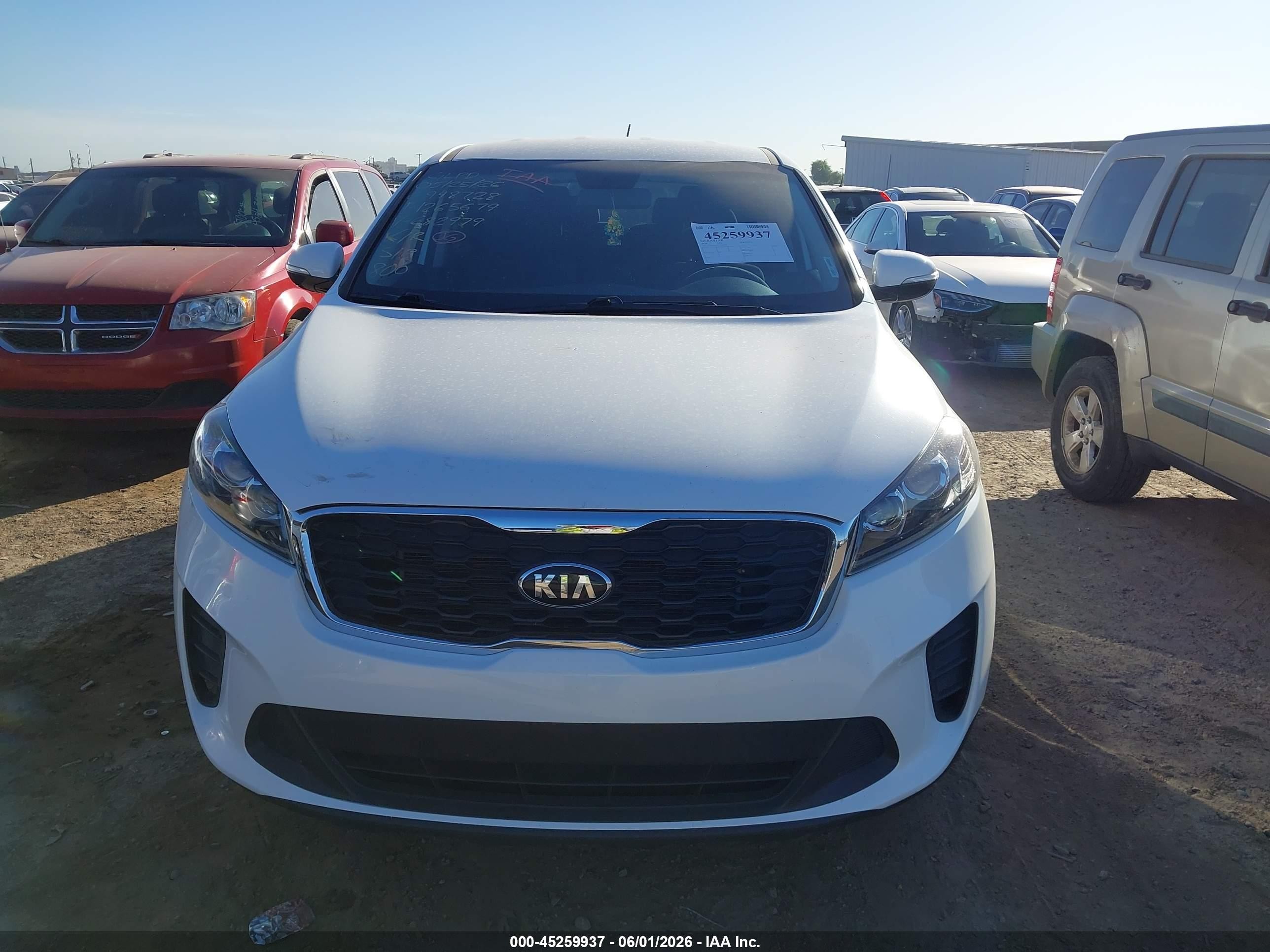 2020 Kia Sorento 2.4l L White vin: 5XYPG4A37LG682979