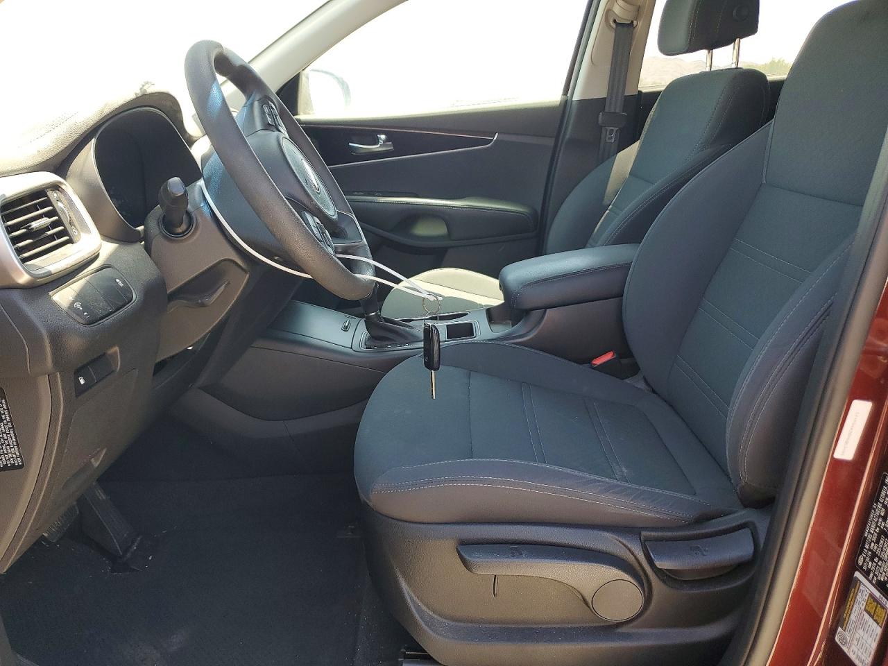 2017 Kia Sorento Burgundy vin: 5XYPG4A38HG253485