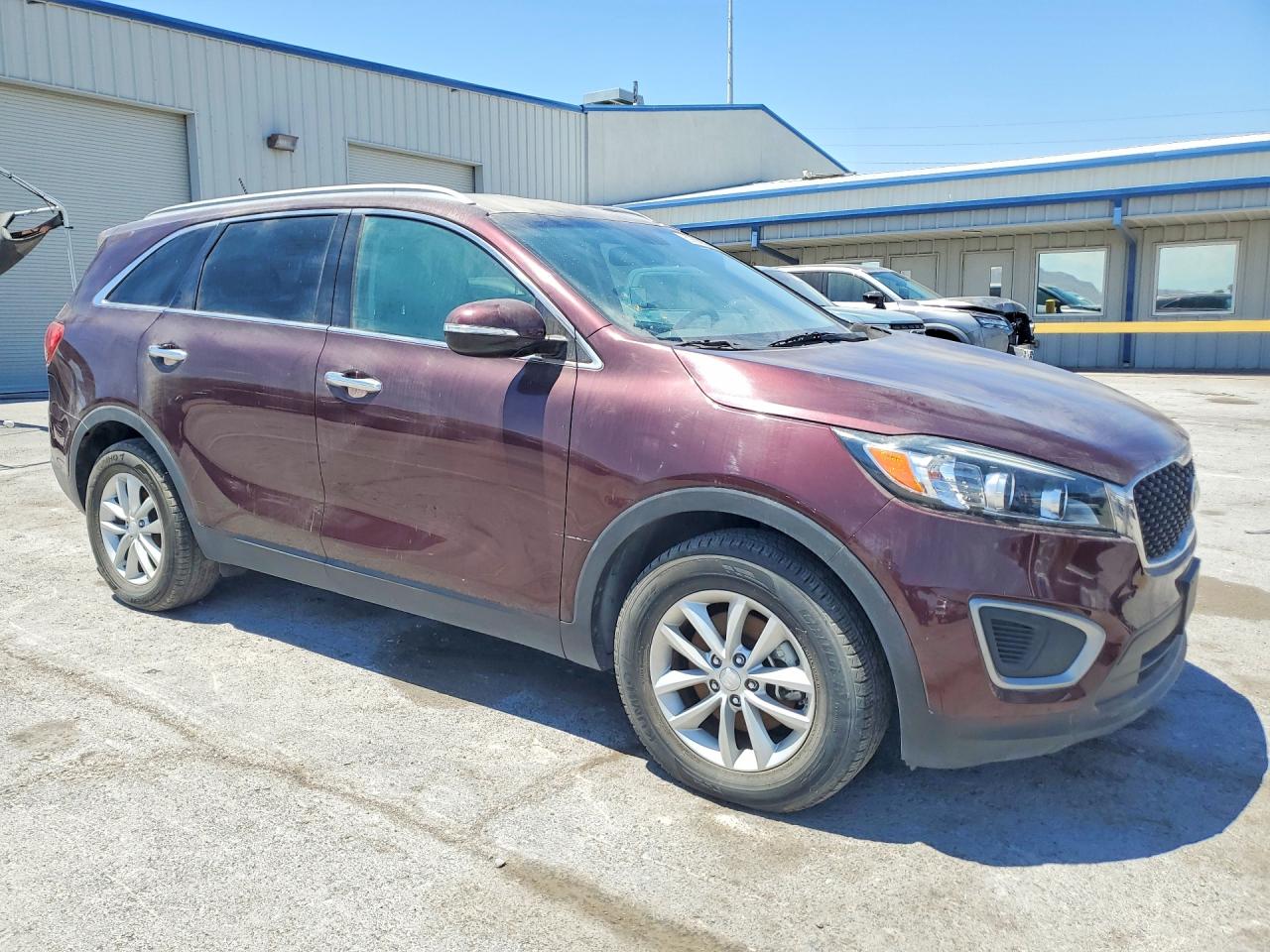 2017 Kia Sorento Burgundy vin: 5XYPG4A38HG253485
