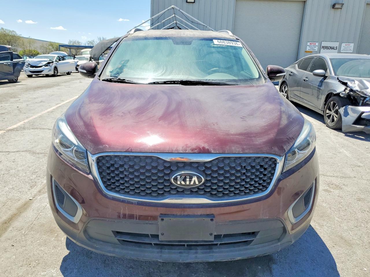 2017 Kia Sorento Burgundy vin: 5XYPG4A38HG253485