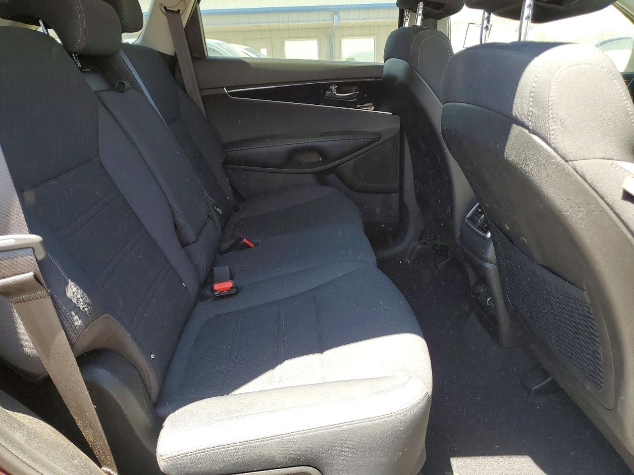 2017 Kia Sorento Burgundy vin: 5XYPG4A38HG253485