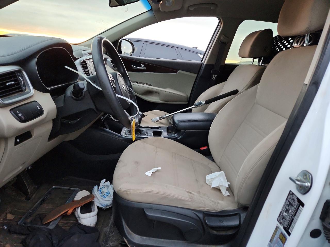 2017 Kia Sorento Lx White vin: 5XYPG4A38HG294943