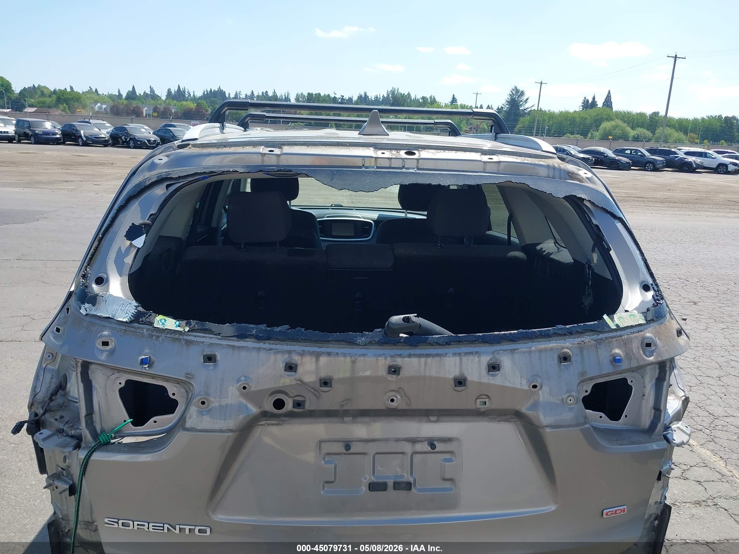 2016 Kia Sorento 2.4l Lx Серебряный vin: 5XYPG4A39GG066822