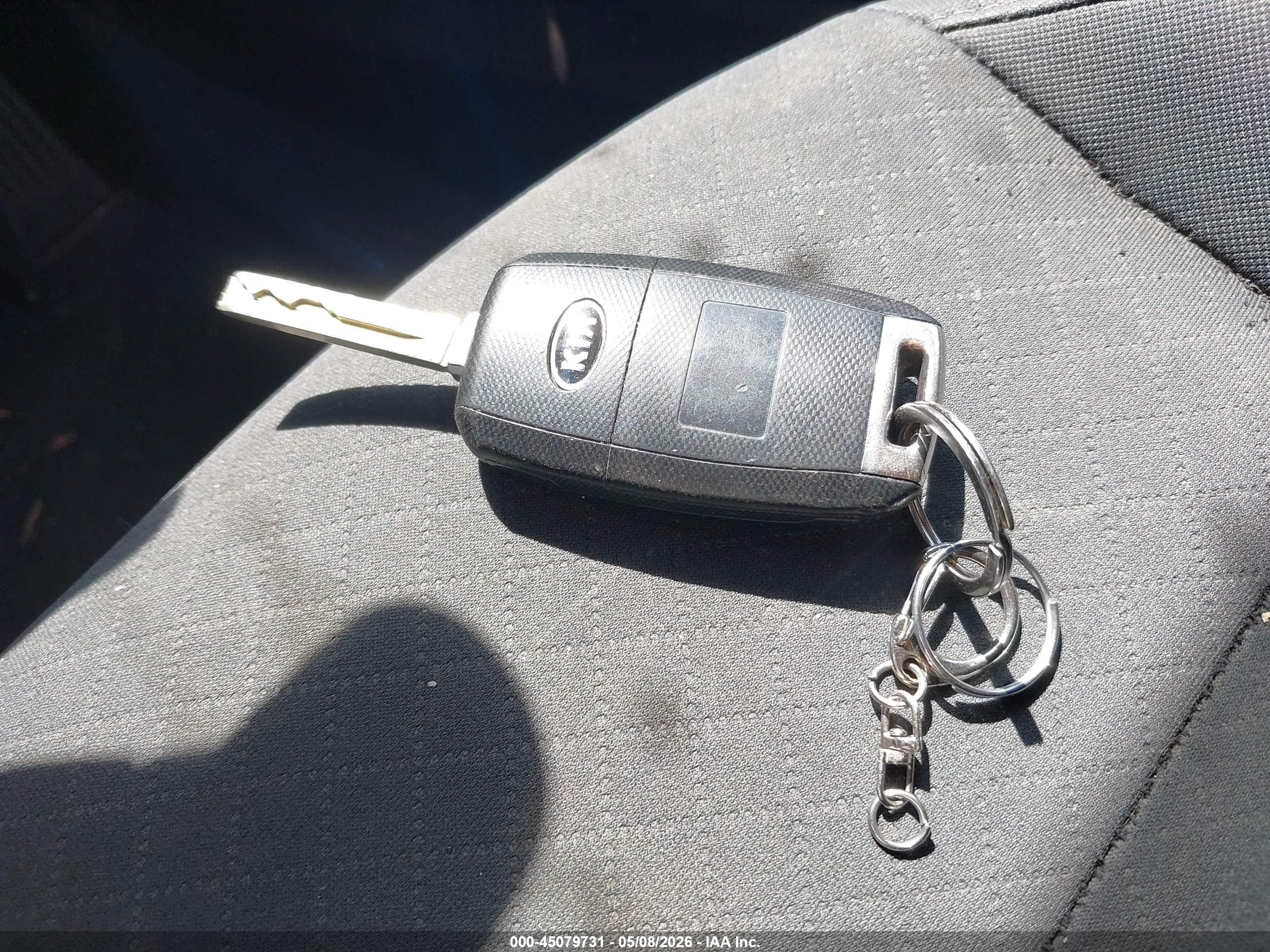 2016 Kia Sorento 2.4l Lx Серебряный vin: 5XYPG4A39GG066822