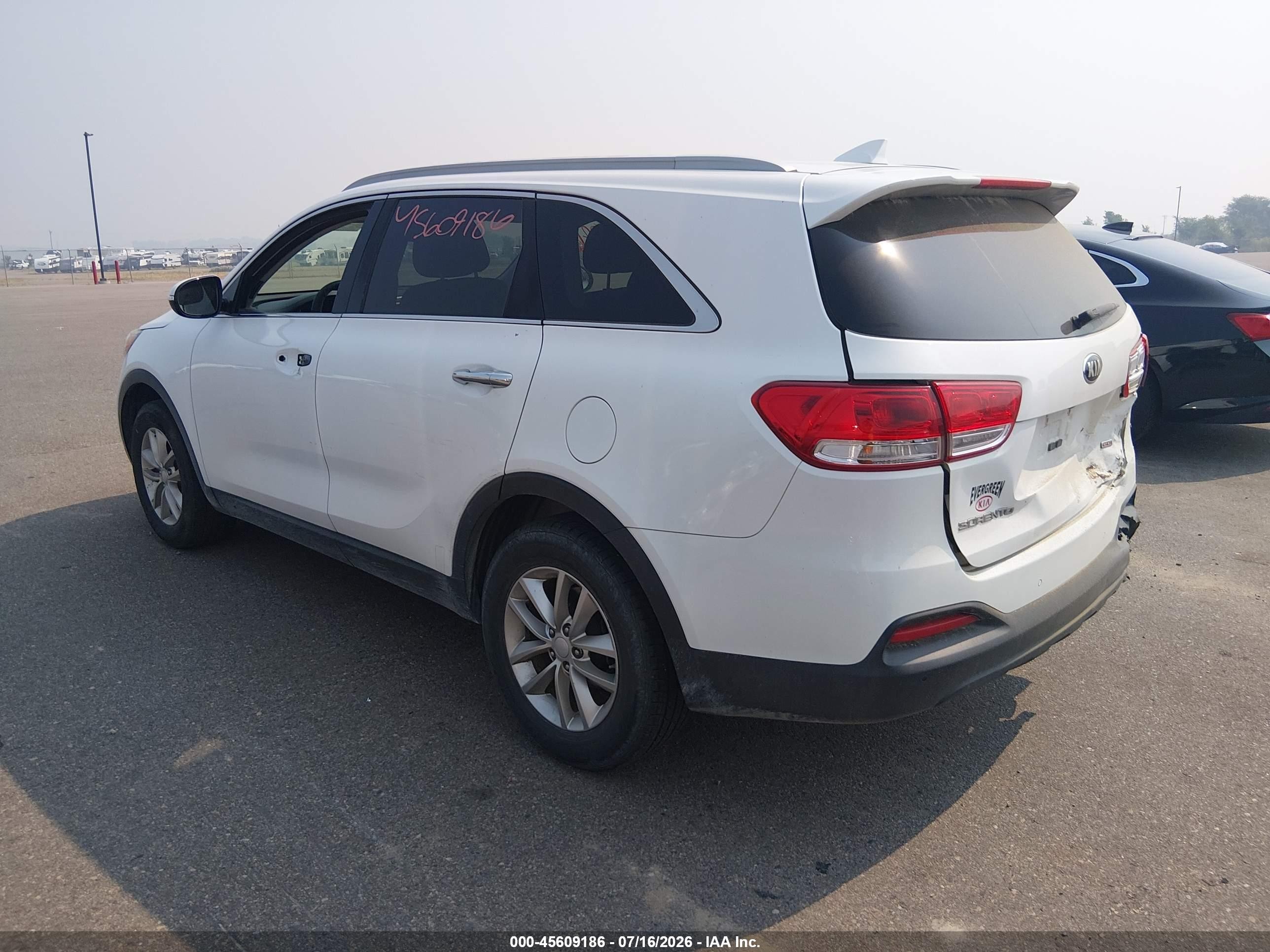 2016 Kia Sorento 2.4l Lx White vin: 5XYPG4A39GG127490