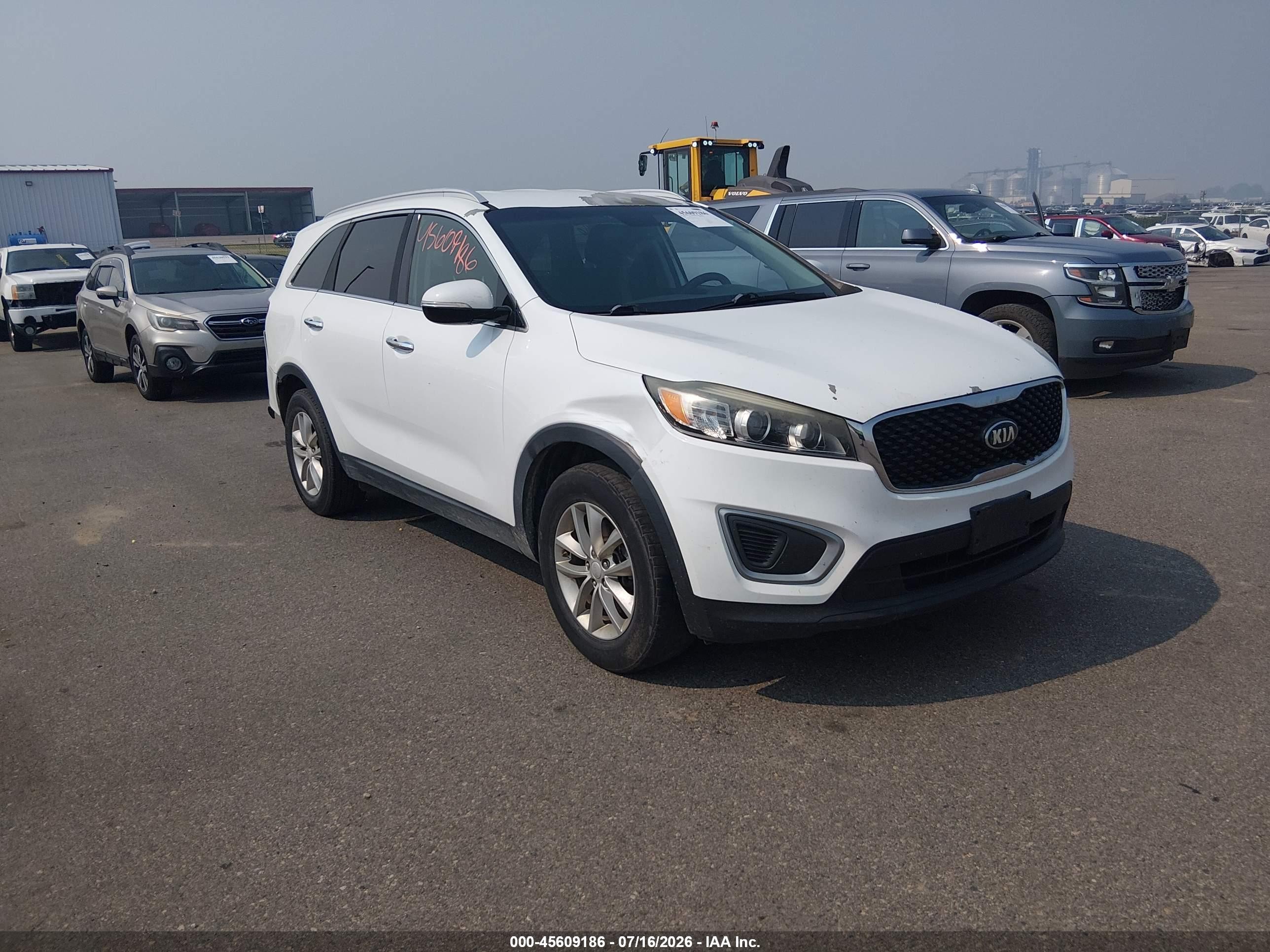 2016 Kia Sorento 2.4l Lx White vin: 5XYPG4A39GG127490