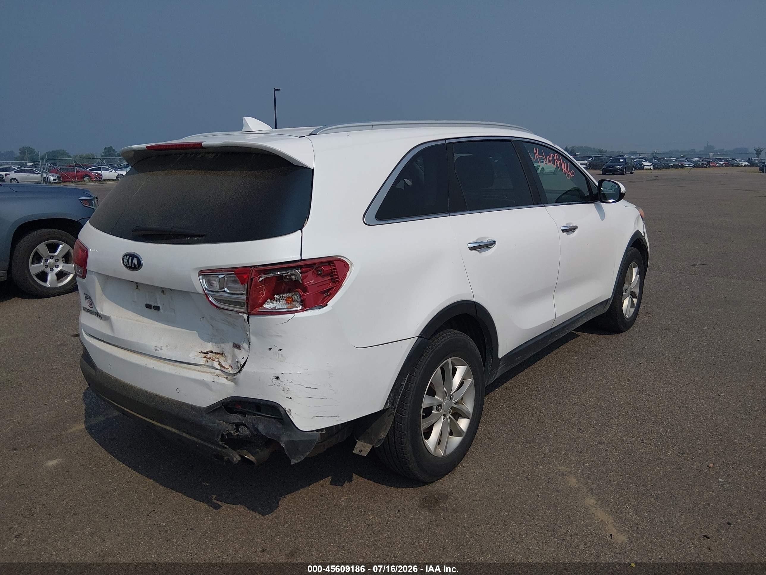 2016 Kia Sorento 2.4l Lx White vin: 5XYPG4A39GG127490