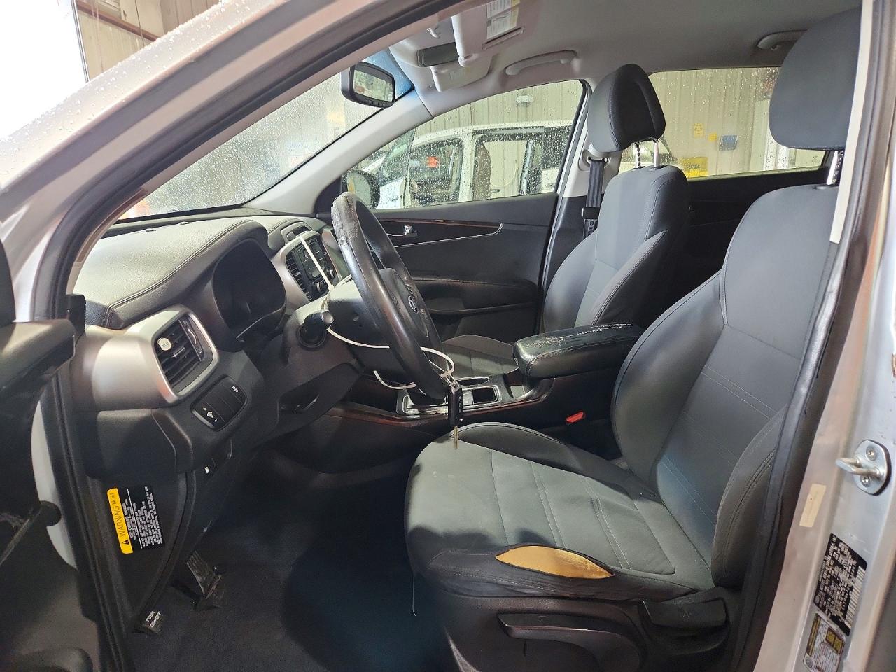 2016 Kia Sorento Lx Silver vin: 5XYPG4A39GG166418