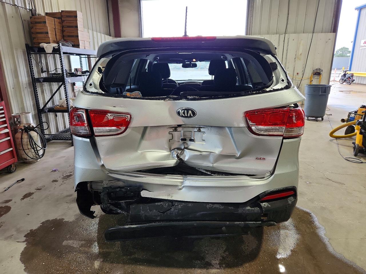 2016 Kia Sorento Lx Silver vin: 5XYPG4A39GG166418