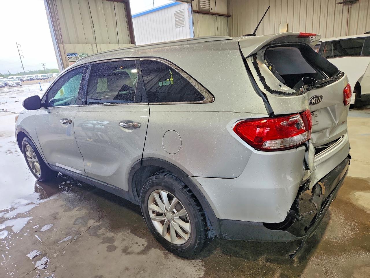2016 Kia Sorento Lx Silver vin: 5XYPG4A39GG166418
