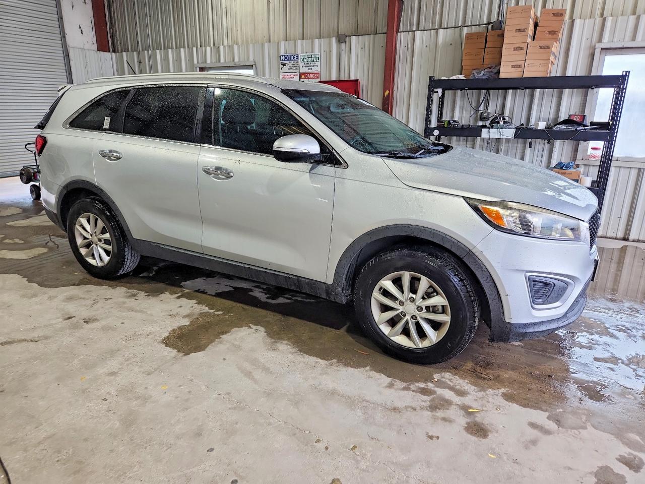 2016 Kia Sorento Lx Silver vin: 5XYPG4A39GG166418