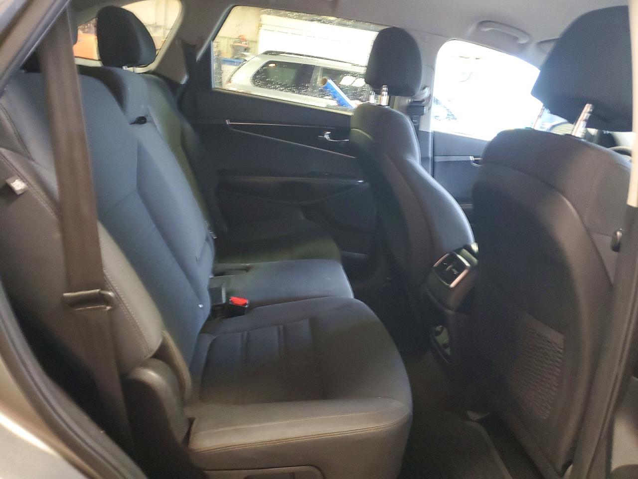 2017 Kia Sorento Lx Charcoal vin: 5XYPG4A39HG192437