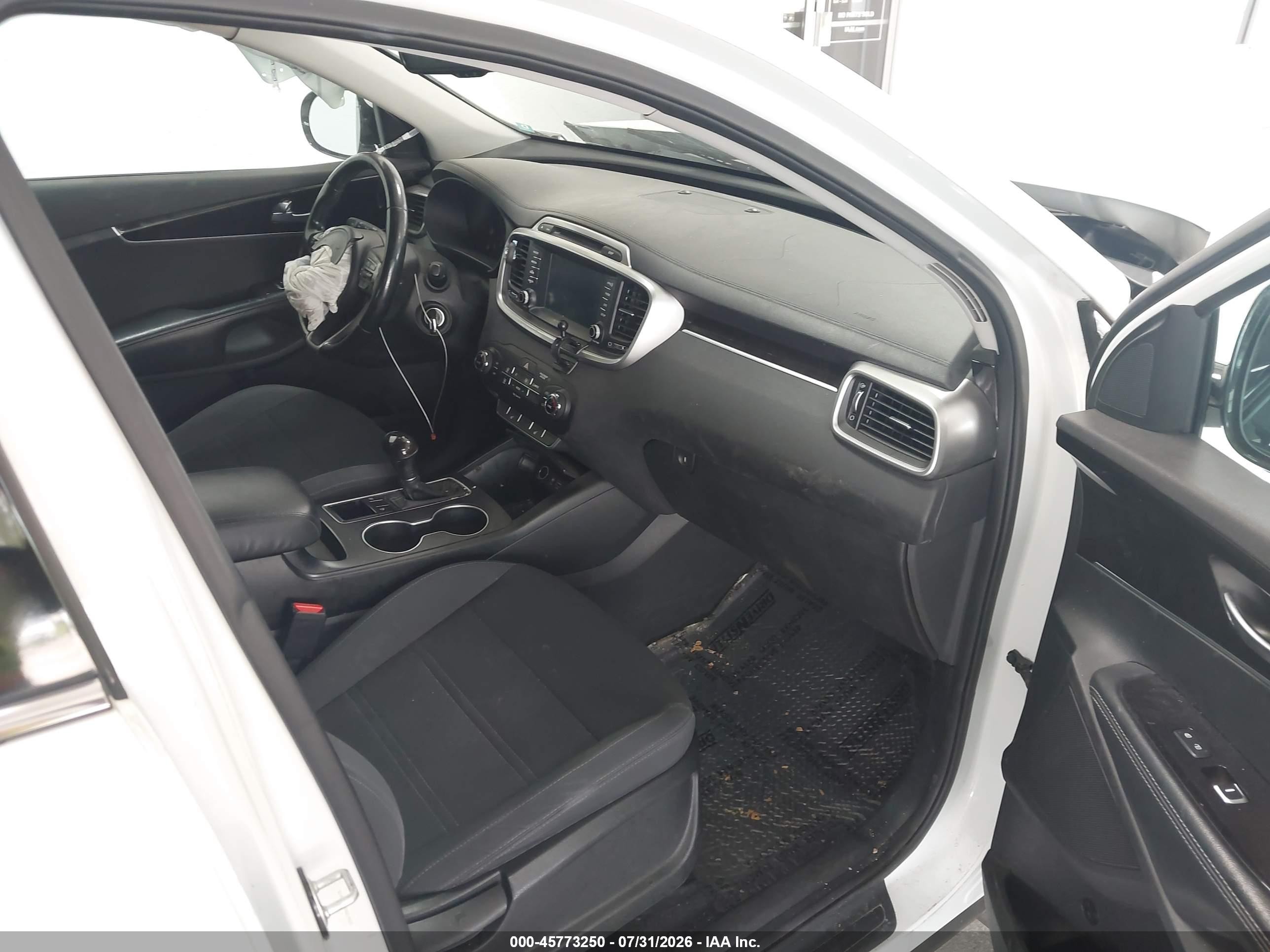 2017 Kia Sorento 2.4l Lx Белый vin: 5XYPG4A39HG219037