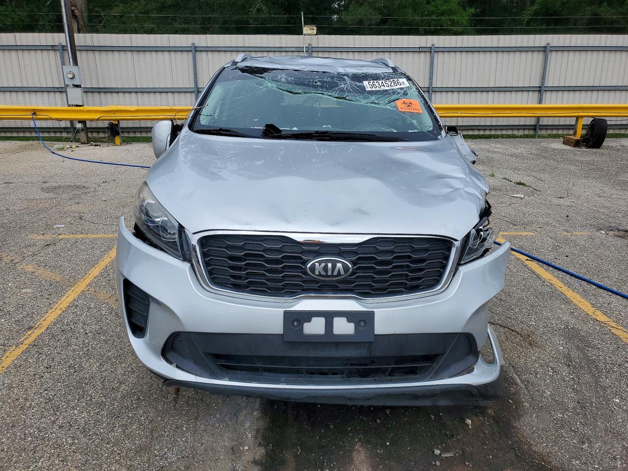 2019 Kia Sorento Lx Silver vin: 5XYPG4A39KG562227