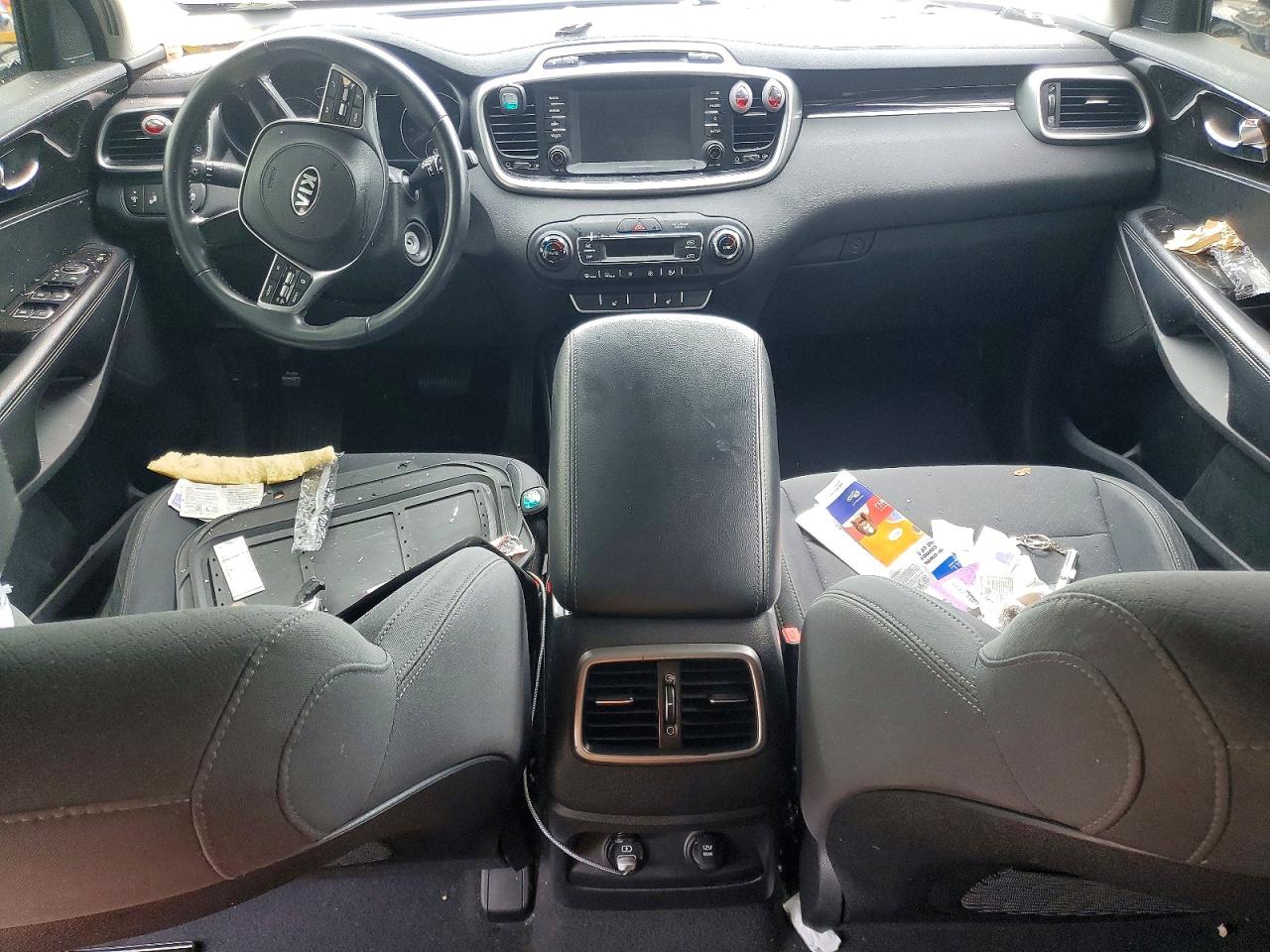 2019 Kia Sorento Lx Silver vin: 5XYPG4A39KG562227