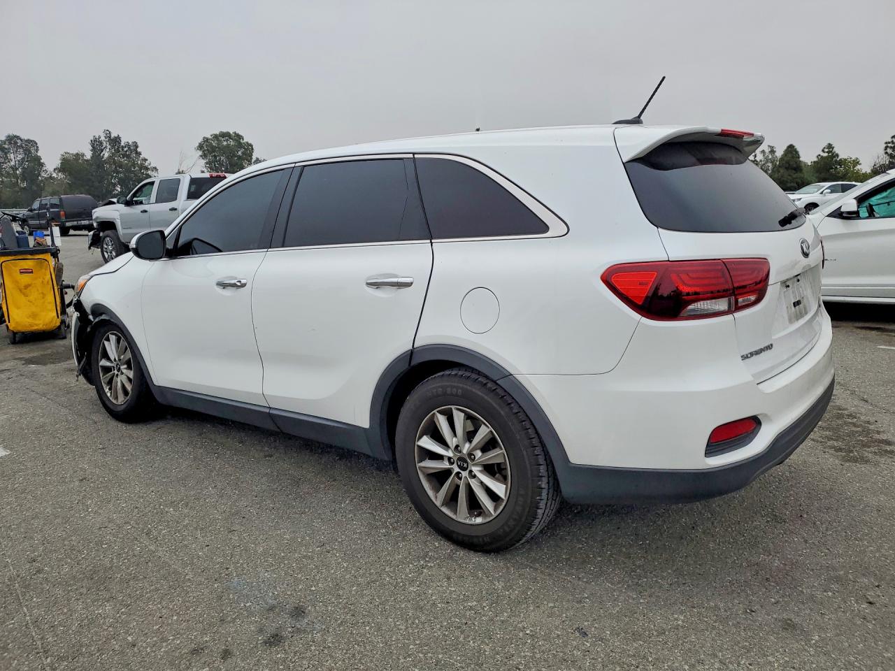 2020 Kia Sorento S White vin: 5XYPG4A52LG620150