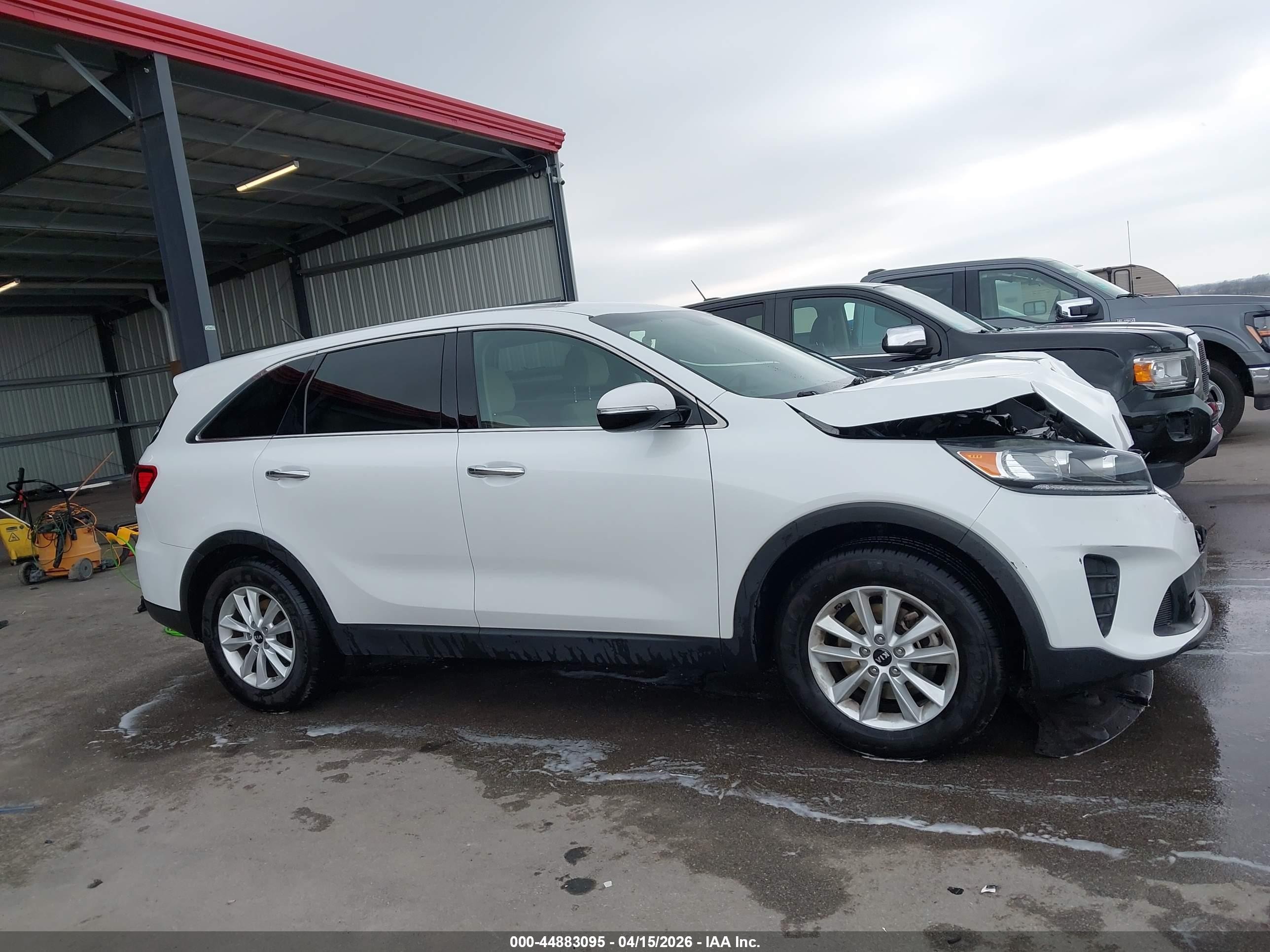 2019 Kia Sorento 3.3l Lx Белый vin: 5XYPG4A53KG555002
