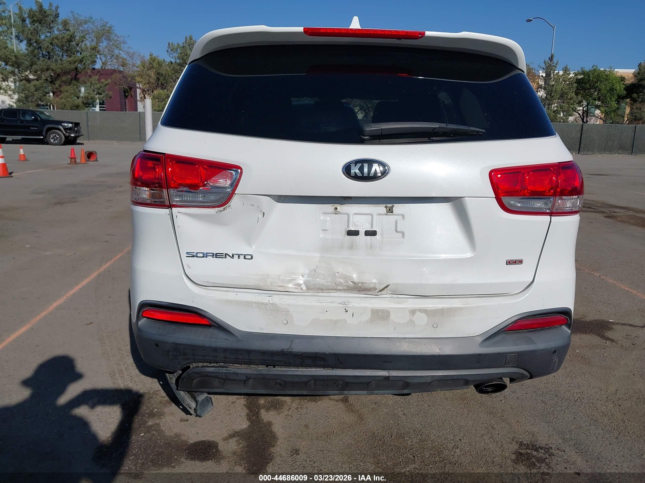 2016 Kia Sorento 2.4l Lx White vin: 5XYPGDA30GG047950