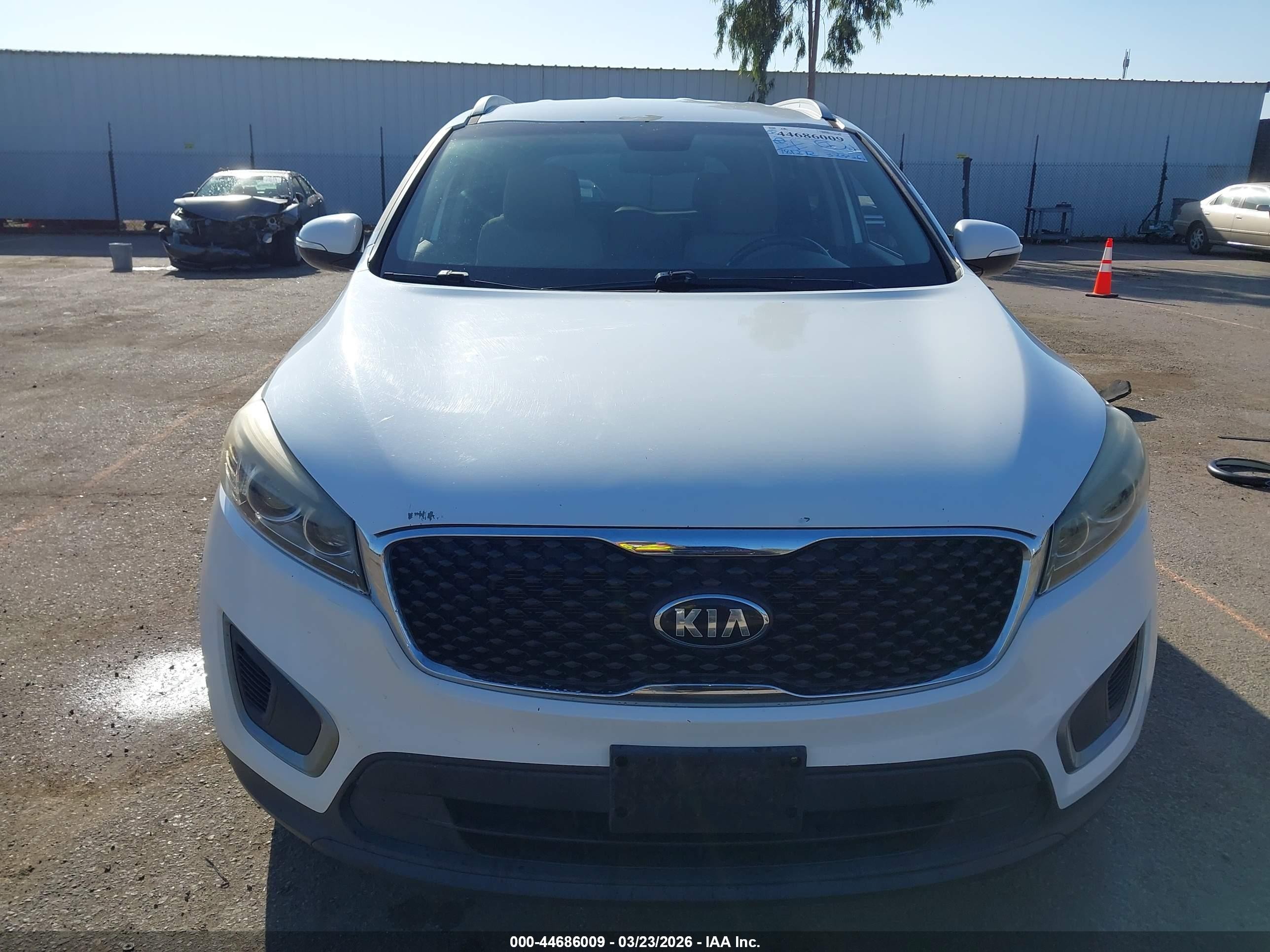 2016 Kia Sorento 2.4l Lx White vin: 5XYPGDA30GG047950
