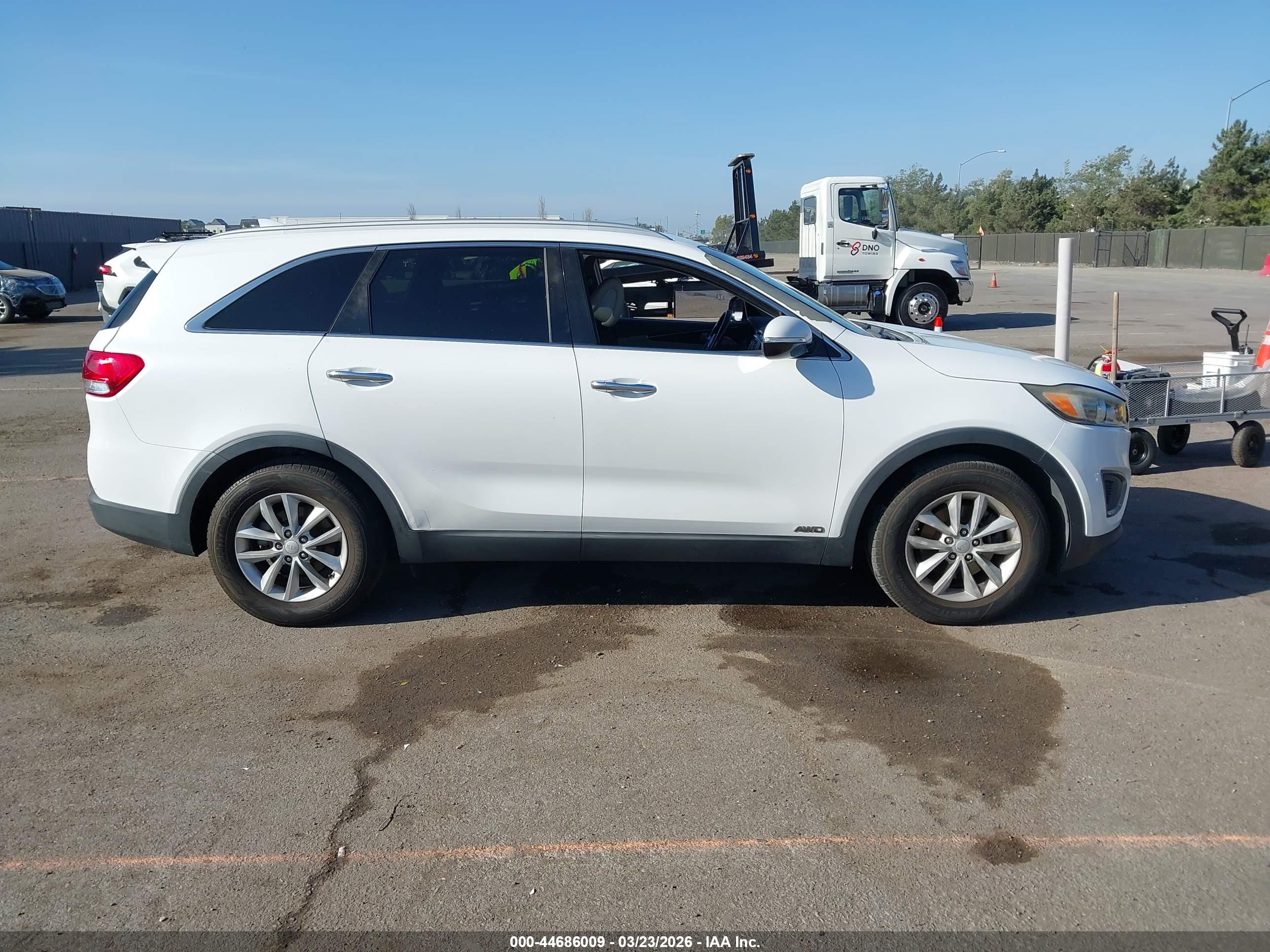 2016 Kia Sorento 2.4l Lx White vin: 5XYPGDA30GG047950