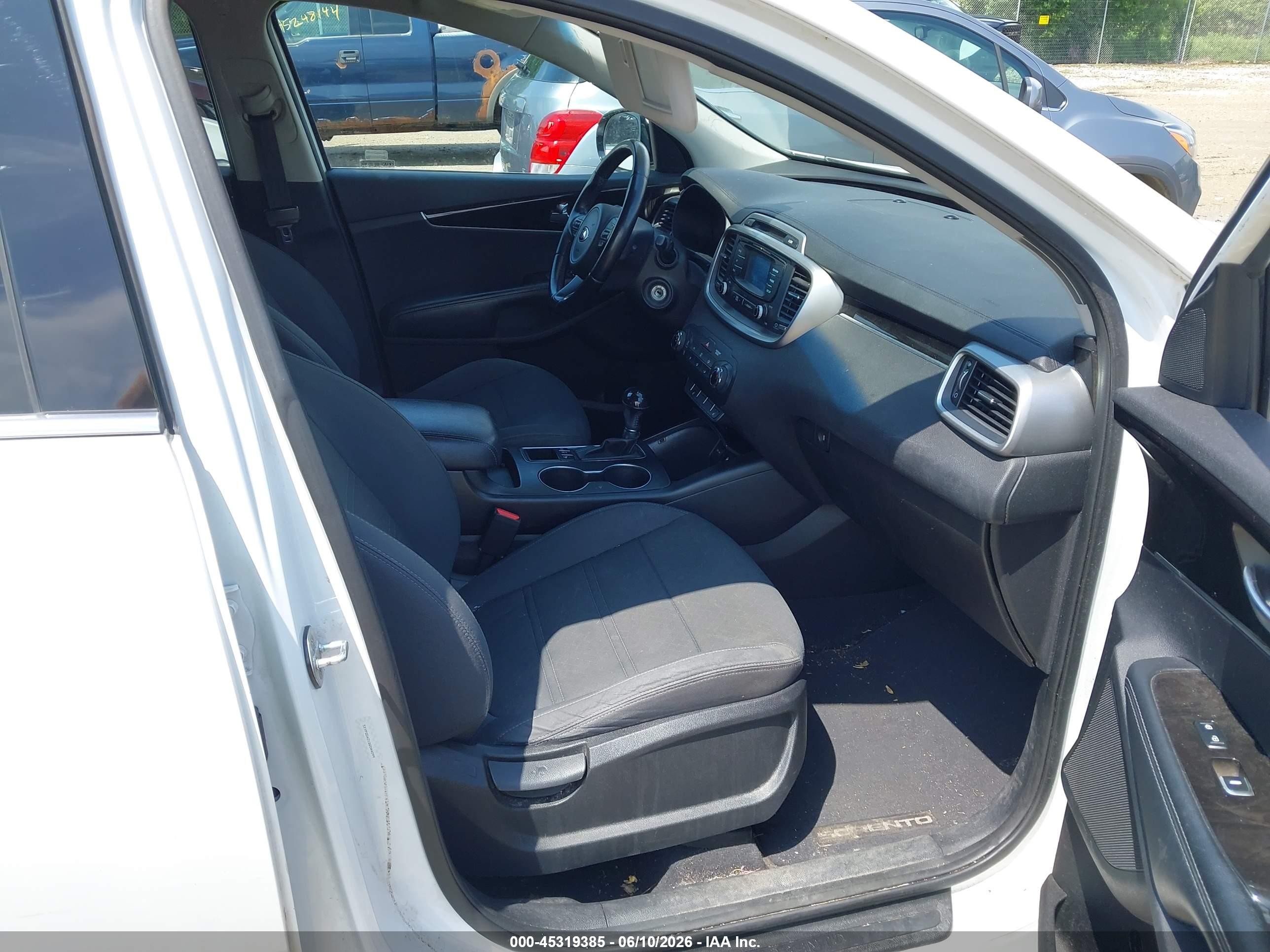 2016 Kia Sorento 2.4l Lx White vin: 5XYPGDA31GG044099