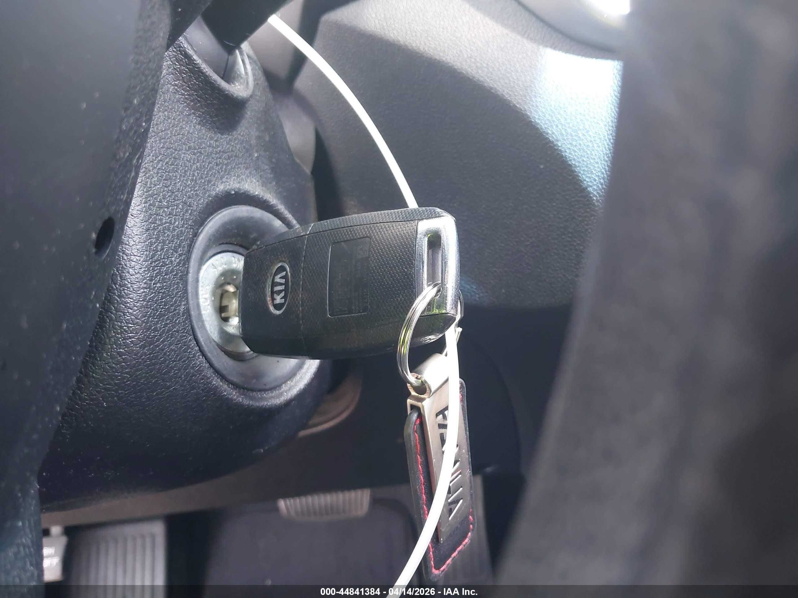 2019 Kia Sorento 2.4l Lx Серый vin: 5XYPGDA32KG557550