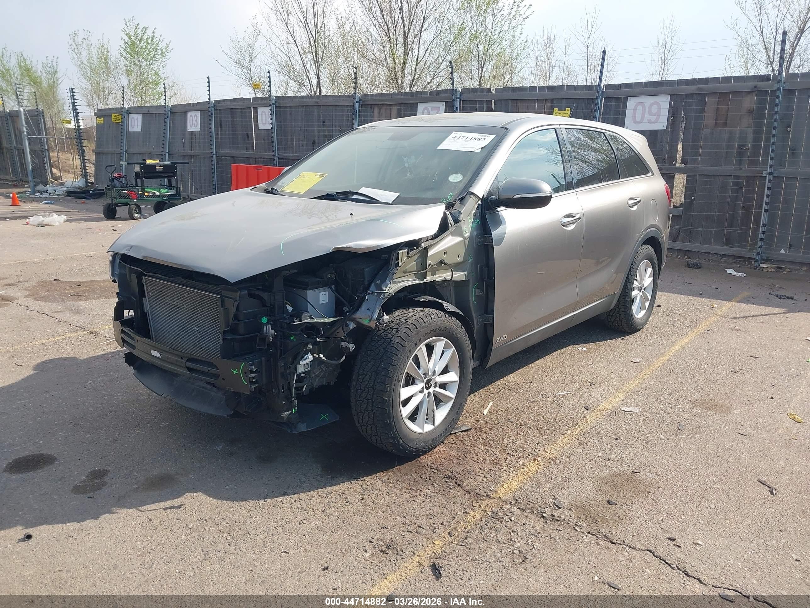 2019 Kia Sorento 2.4l Lx Silver vin: 5XYPGDA33KG524735