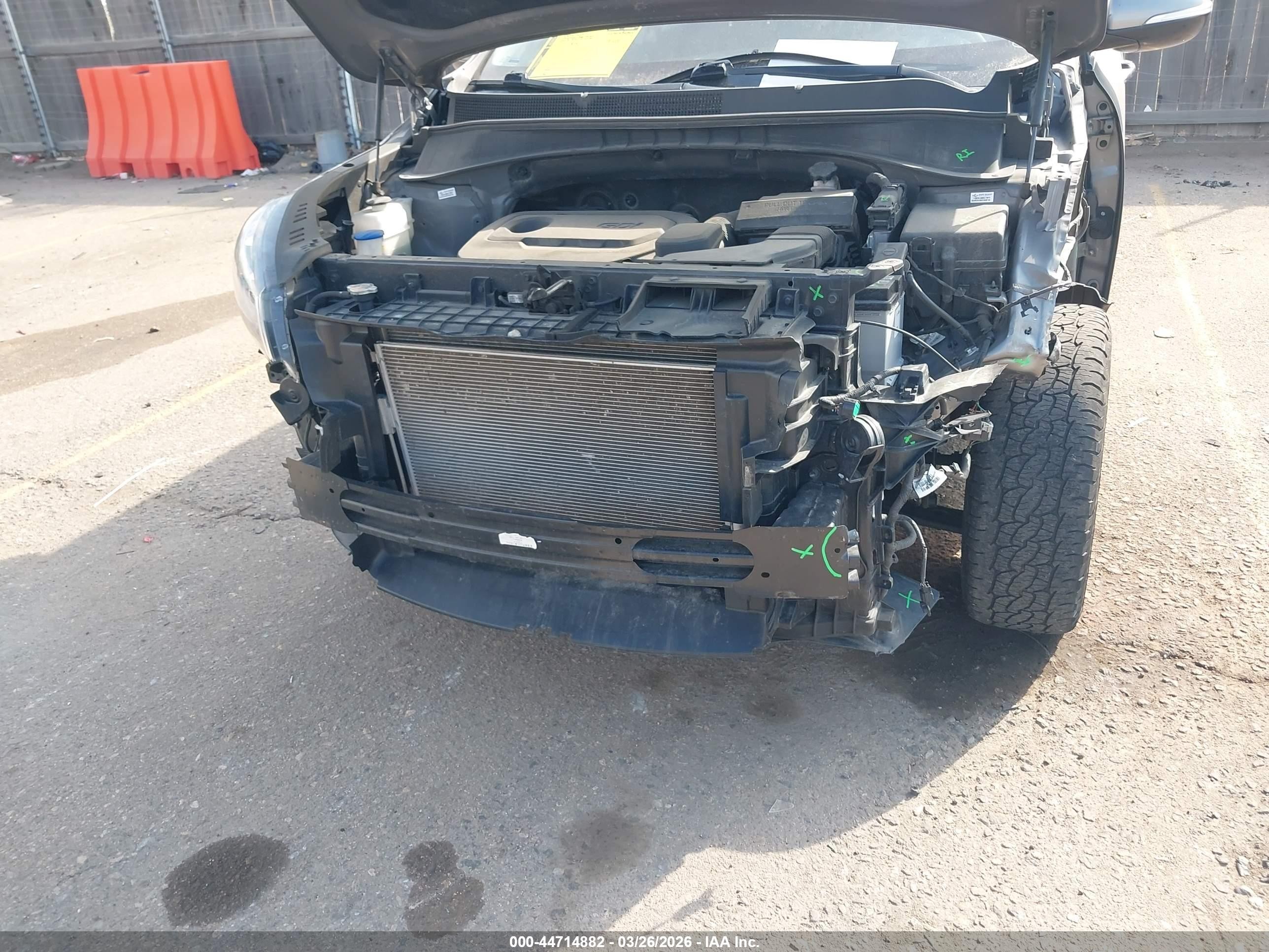 2019 Kia Sorento 2.4l Lx Silver vin: 5XYPGDA33KG524735